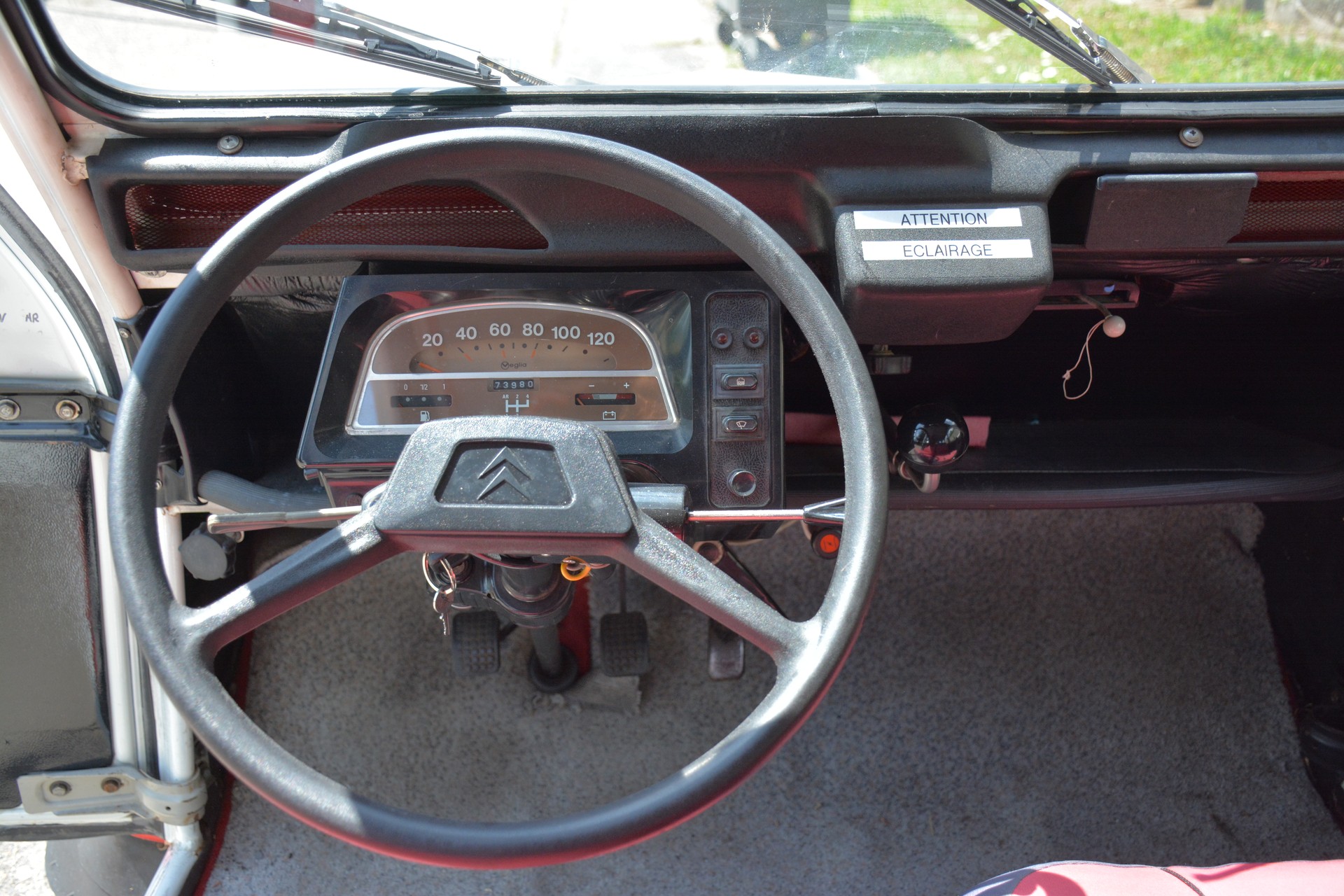 CITROEN 2CV6 Spécial (Club)-image-4