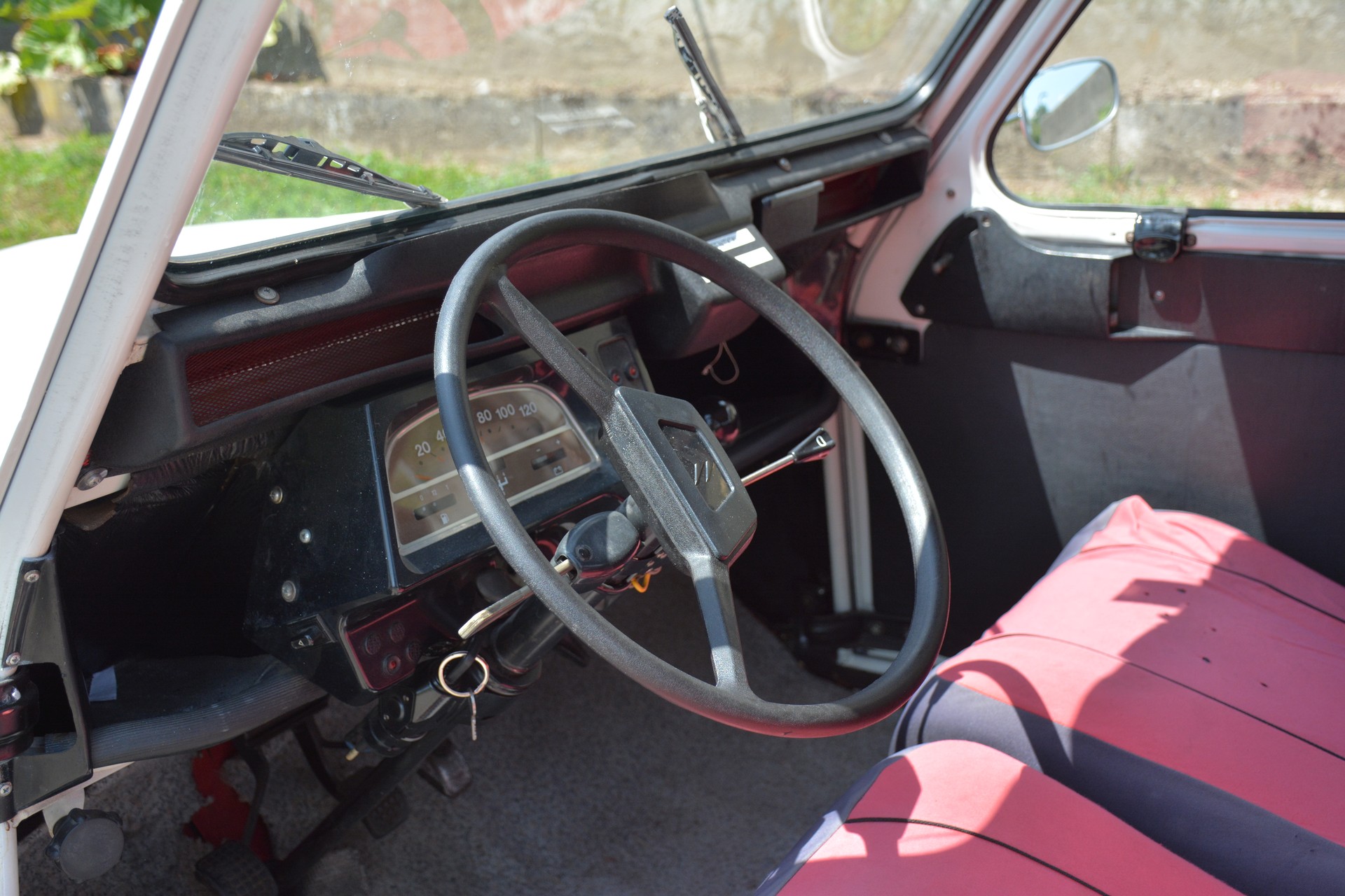 CITROEN 2CV6 Spécial (Club)-image-3