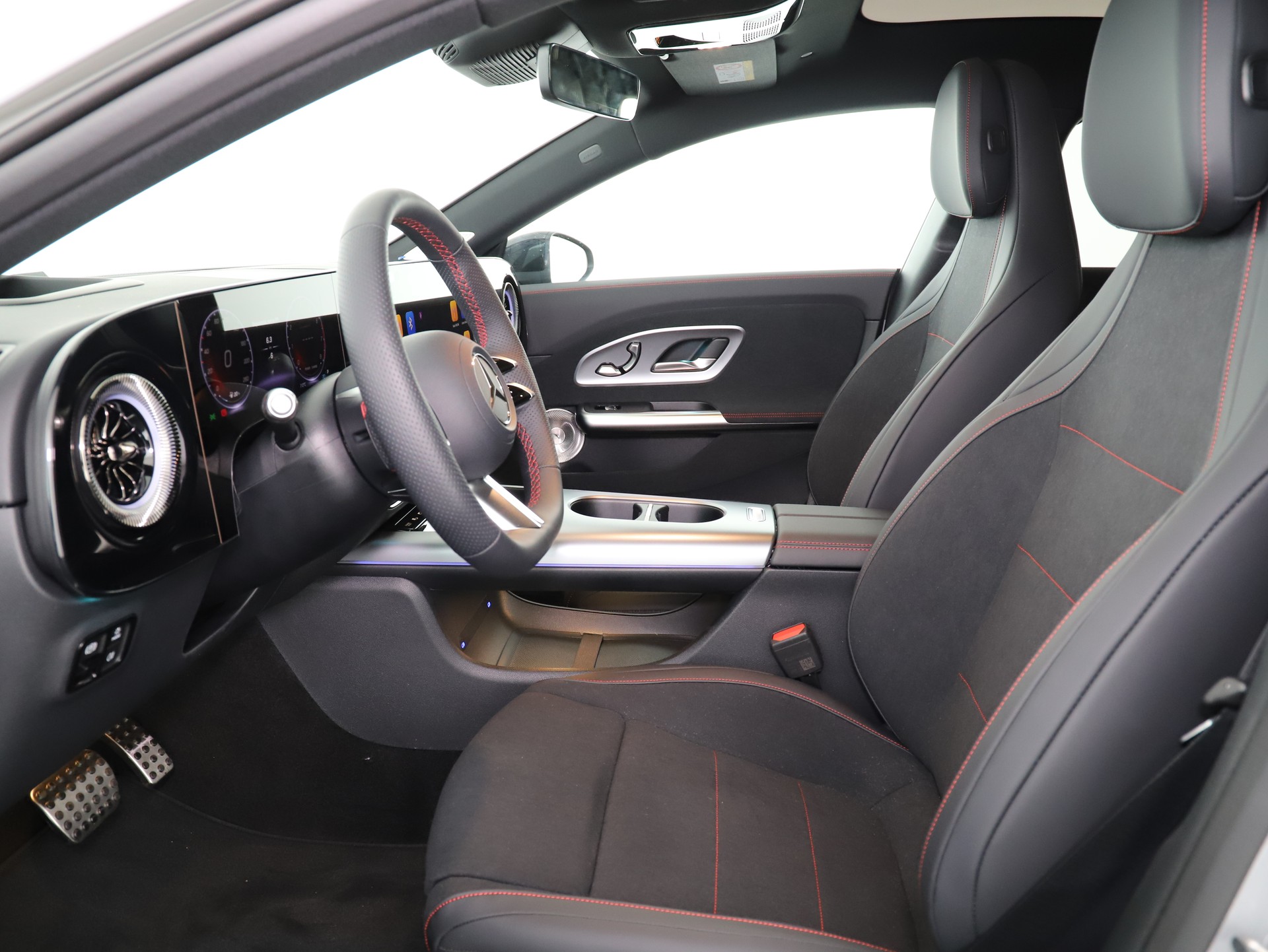 MERCEDES-BENZ CLA 220 8G-DCT 4Matic-image-9