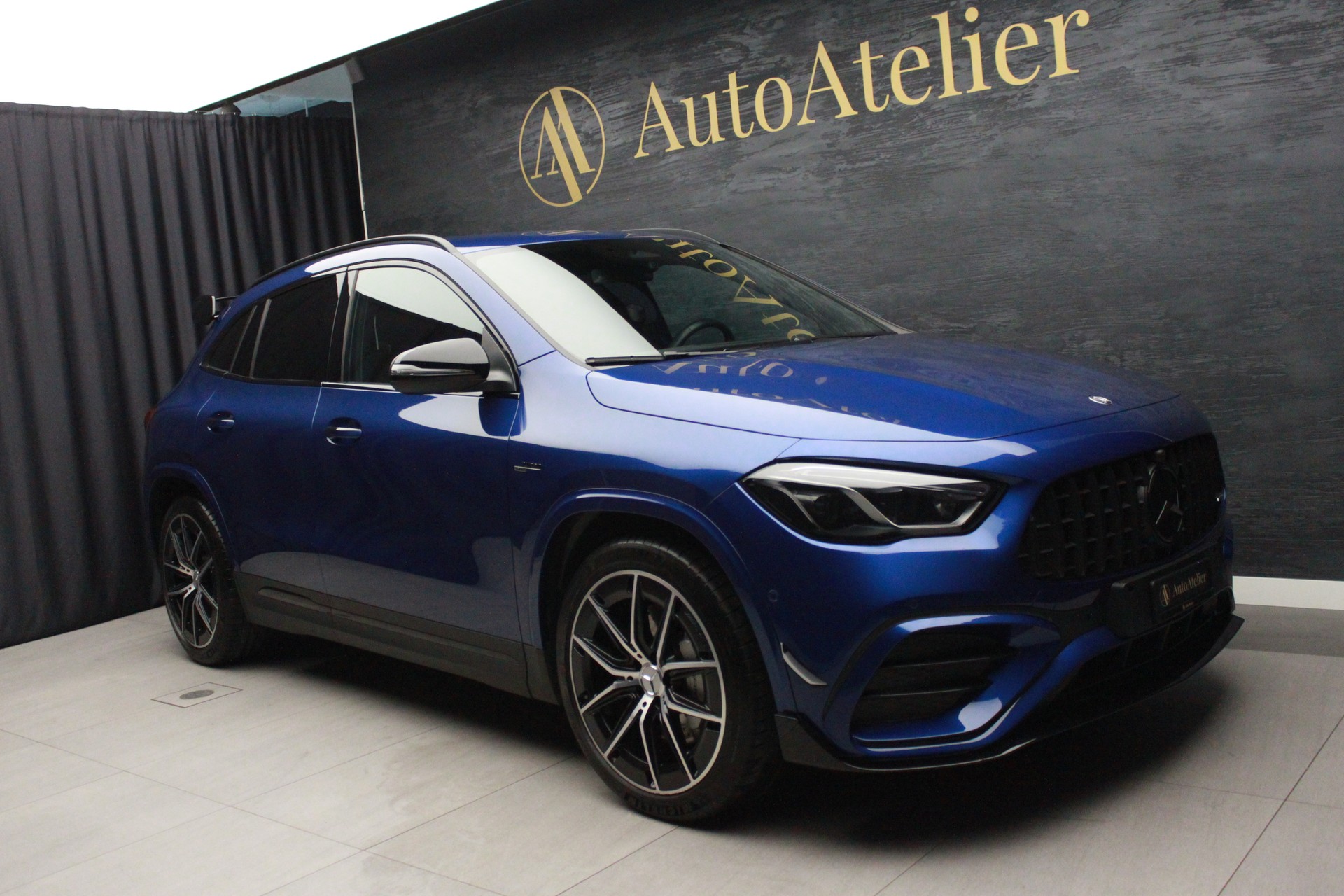 MERCEDES-BENZ GLA AMG 35 4Matic 8G-DCT-image-2