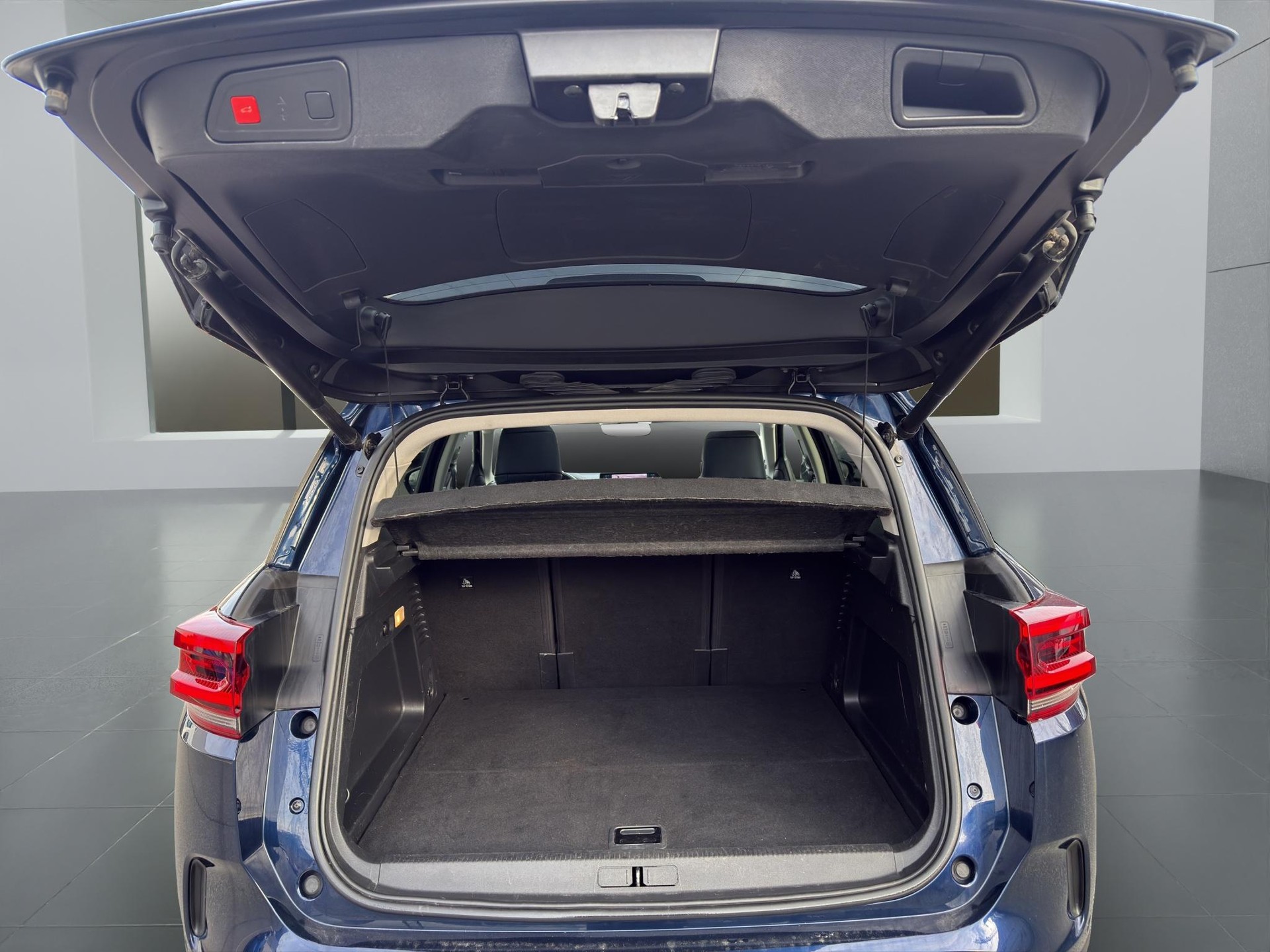CITROEN C5 Aircross 1.6 Plug-in Hybrid Shine Pack-image-16