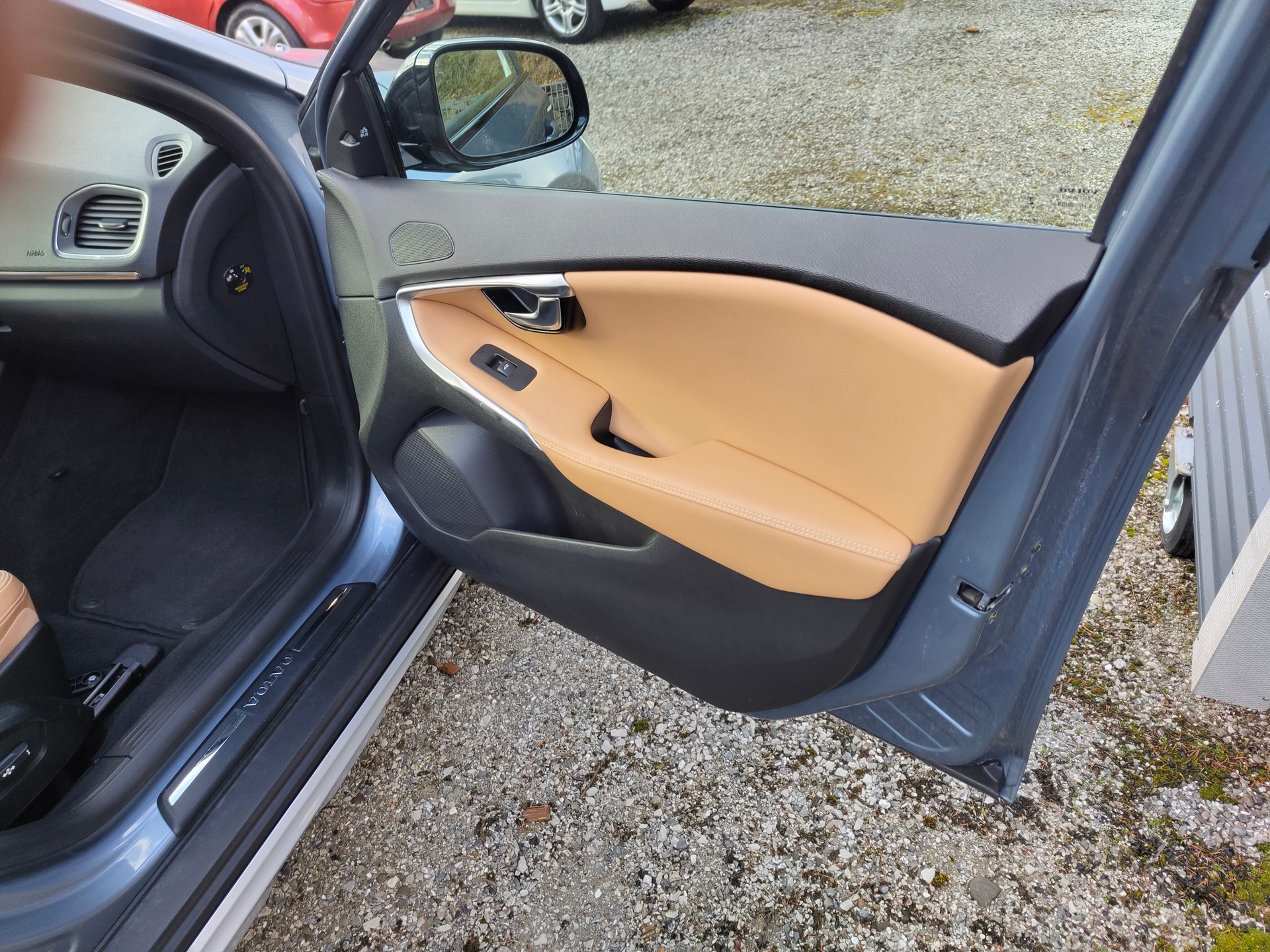 VOLVO V40 Cross Country T5 AWD Summum Geartronic-image-5