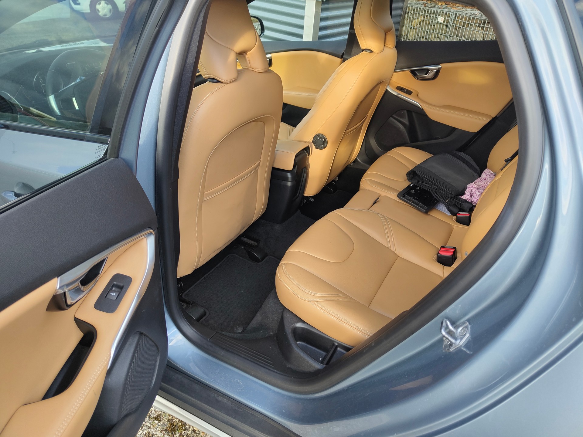 VOLVO V40 Cross Country T5 AWD Summum Geartronic-image-6