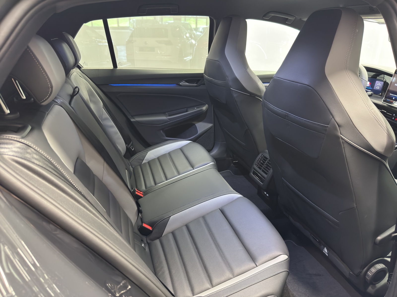 VW Golf VIII 1.5 TSI PHEV GTE DSG-image-9