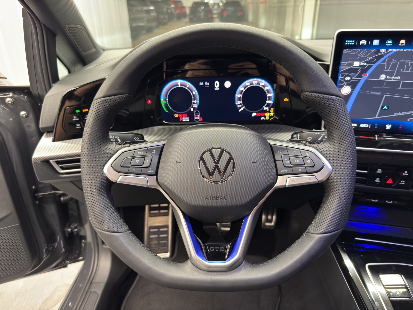 VW Golf VIII 1.5 TSI PHEV GTE DSG-image-14