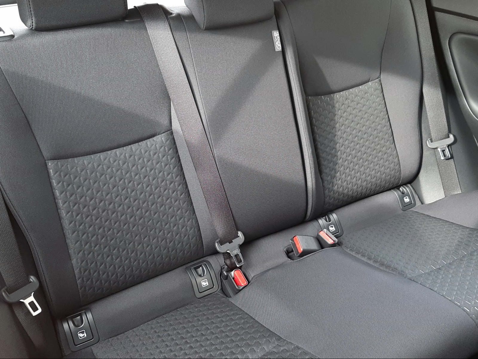 TOYOTA Yaris Cross 1.5 VVT-i HSD Comfort AWD-i-image-14