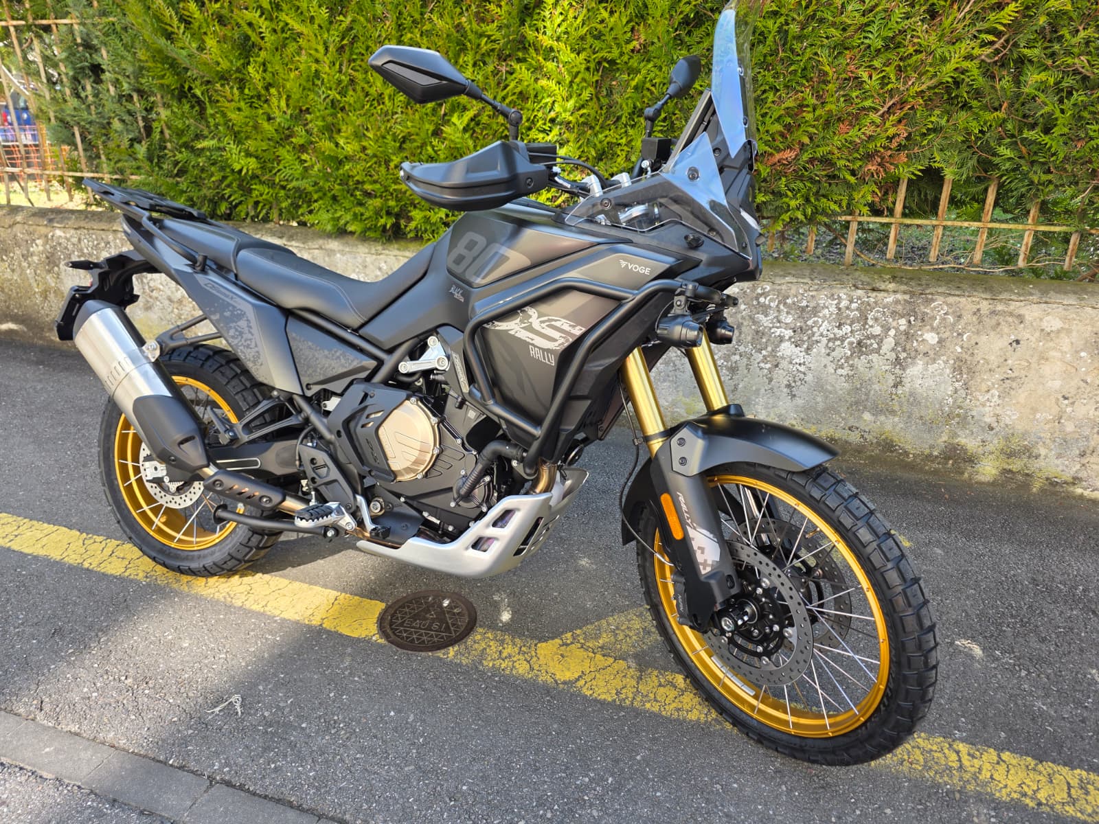 VOGE 800 DS RALLY-showroom-element-1