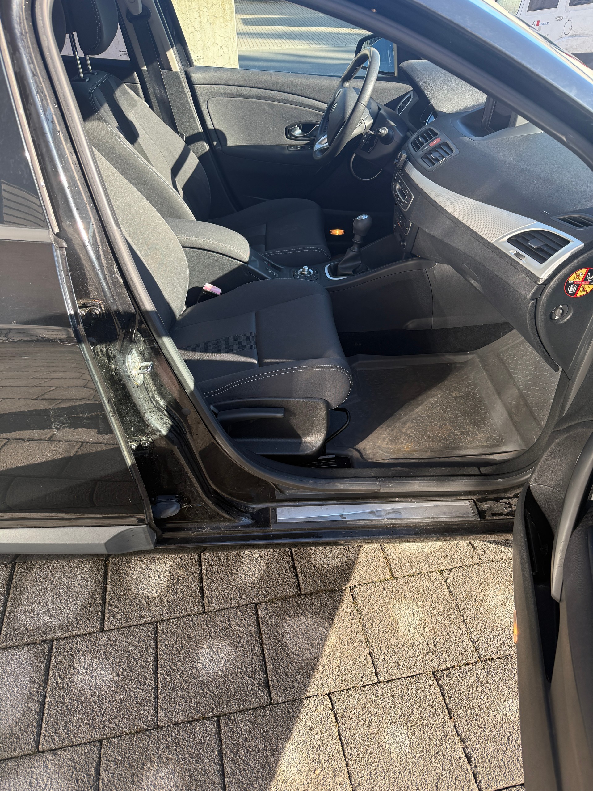 RENAULT Mégane 1.4 16V Turbo Expression-image-5