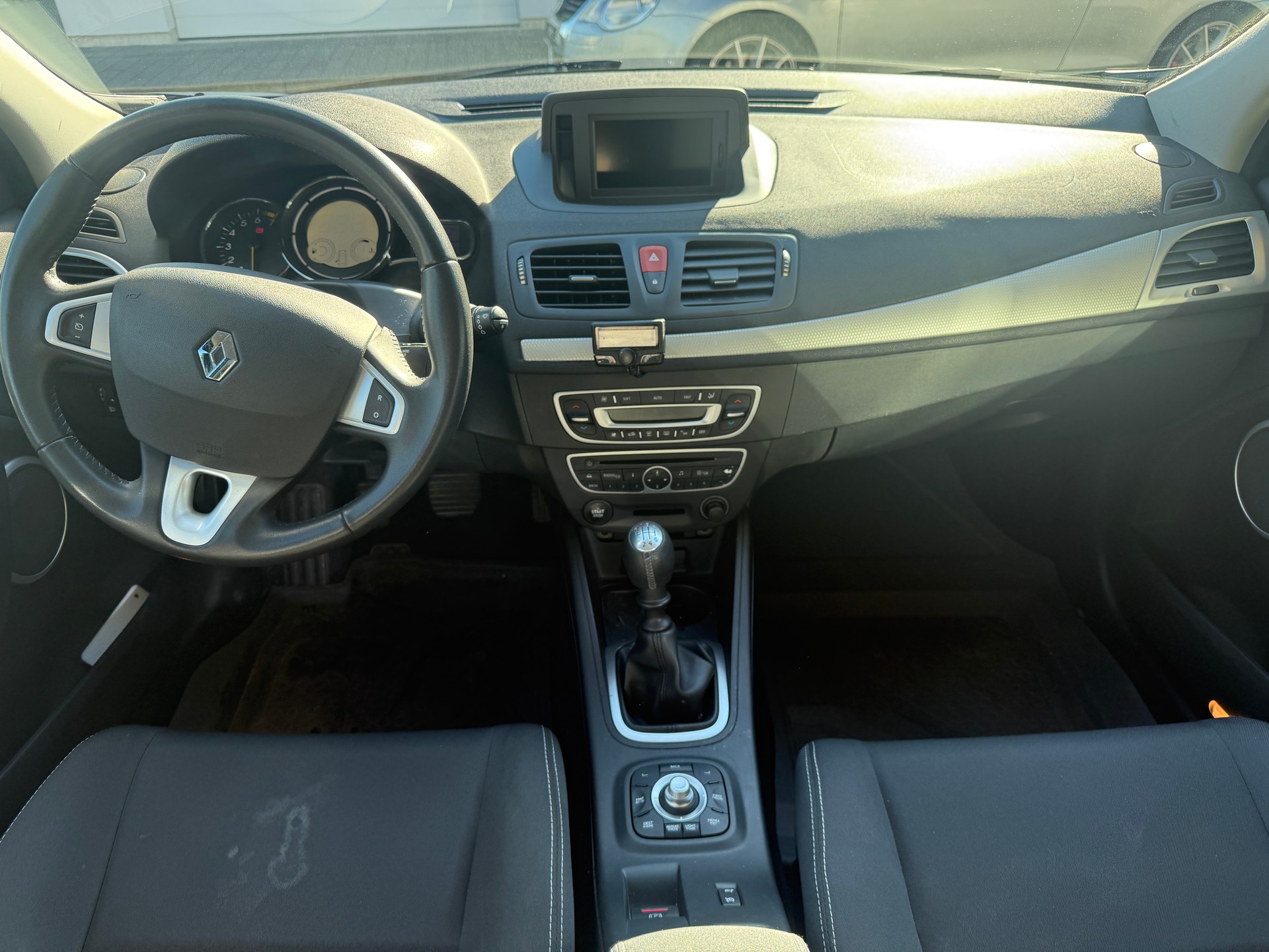 RENAULT Mégane 1.4 16V Turbo Expression-image-8