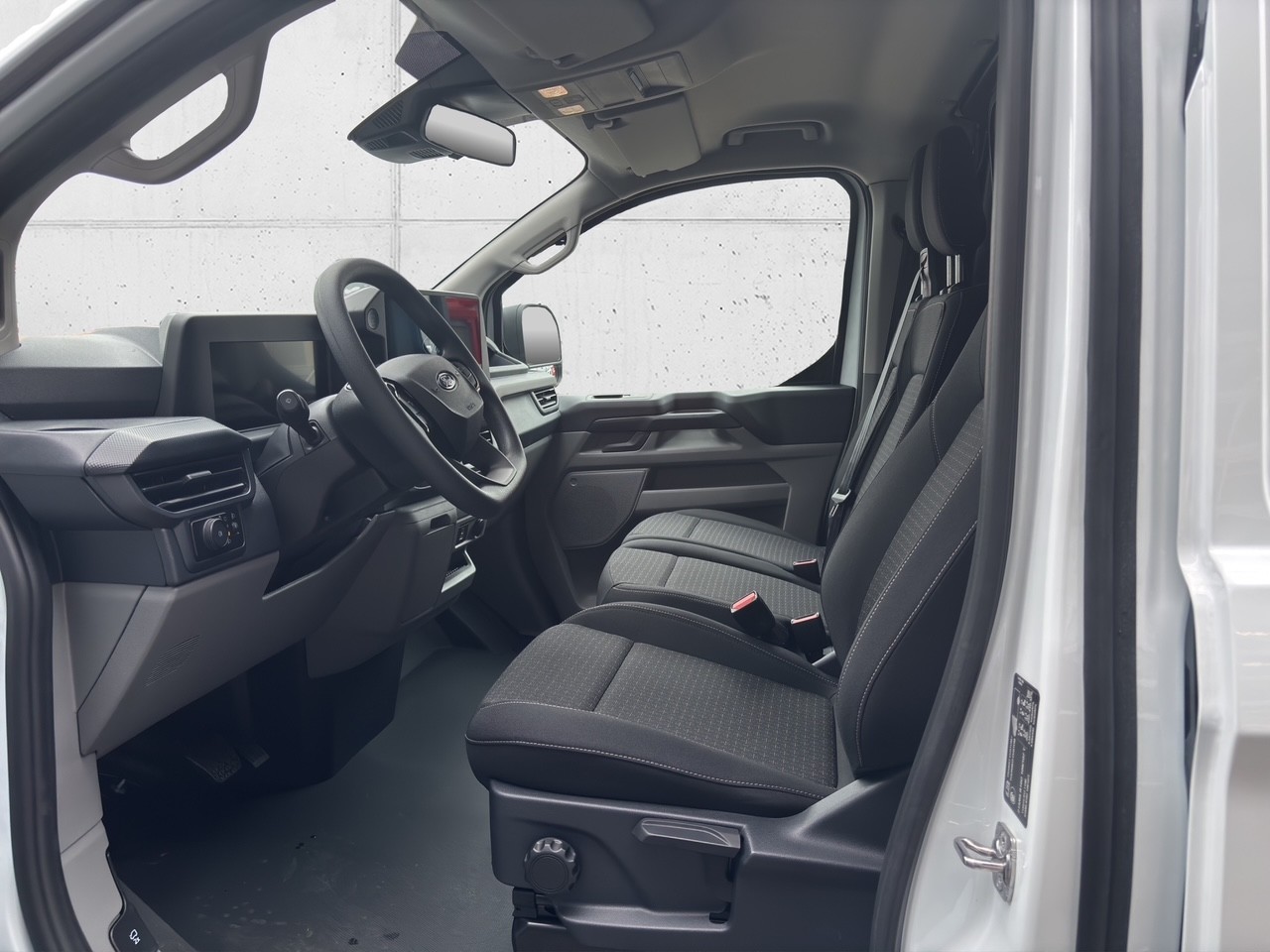 FORD Transit C Van 320 L2 2.0 EcoBlue 170 Trend-image-9