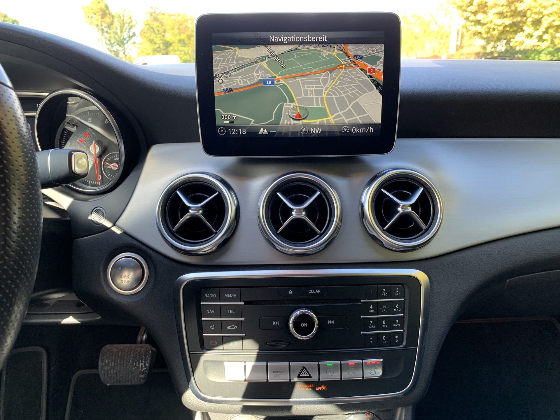 MERCEDES-BENZ GLA 200 Night Star 7G-DCT-image-10