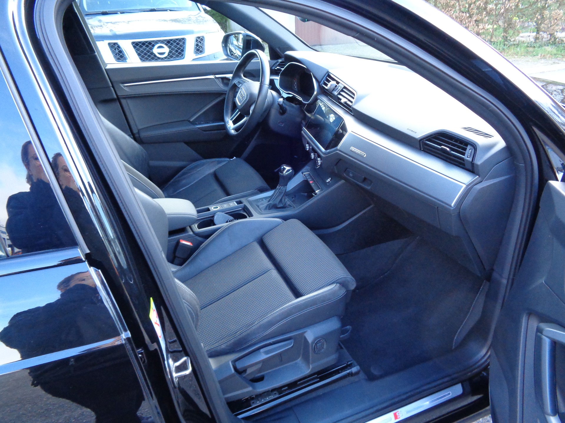 AUDI Q3 40 TDI advanced Attraction quattro S-tronic-image-6
