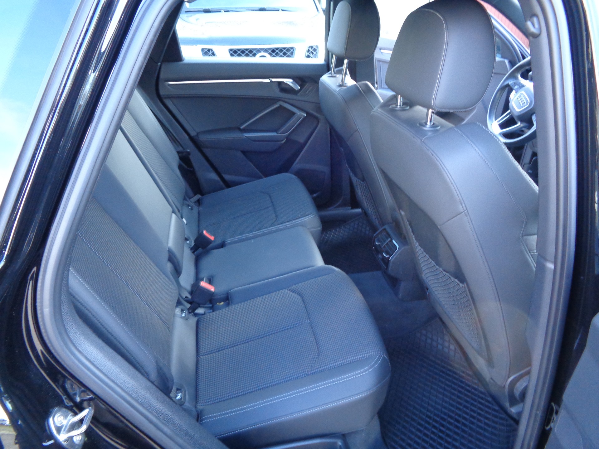 AUDI Q3 40 TDI advanced Attraction quattro S-tronic-image-7