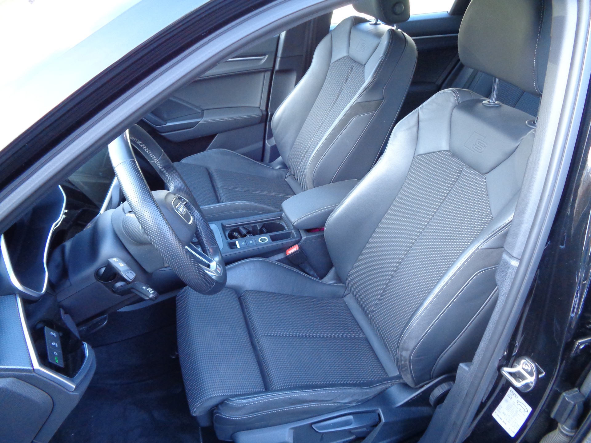 AUDI Q3 40 TDI advanced Attraction quattro S-tronic-image-9