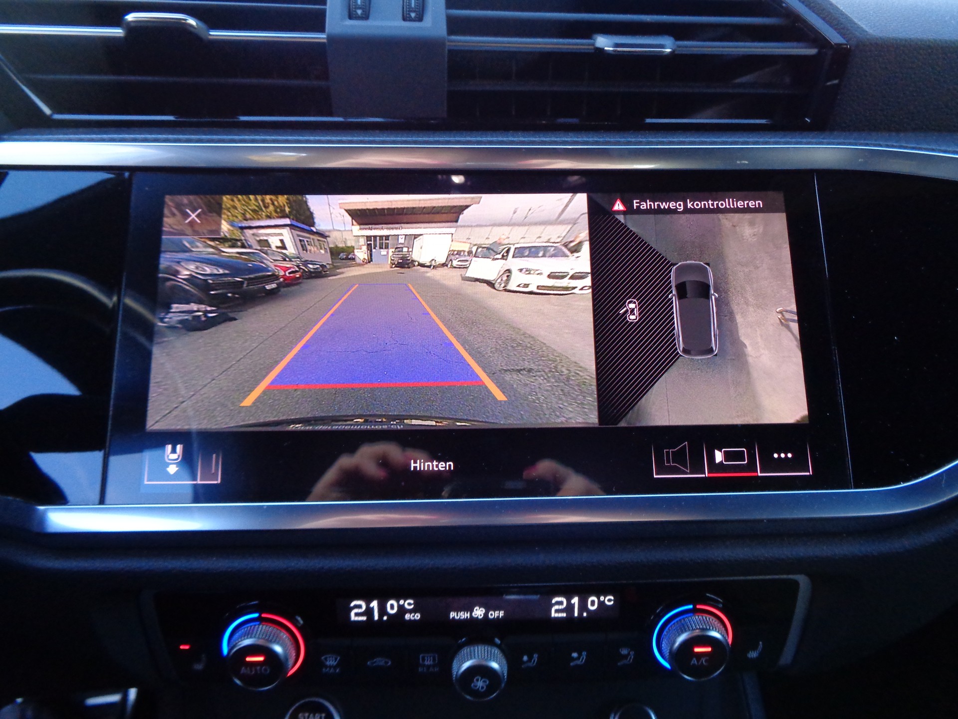 AUDI Q3 40 TDI advanced Attraction quattro S-tronic-image-12