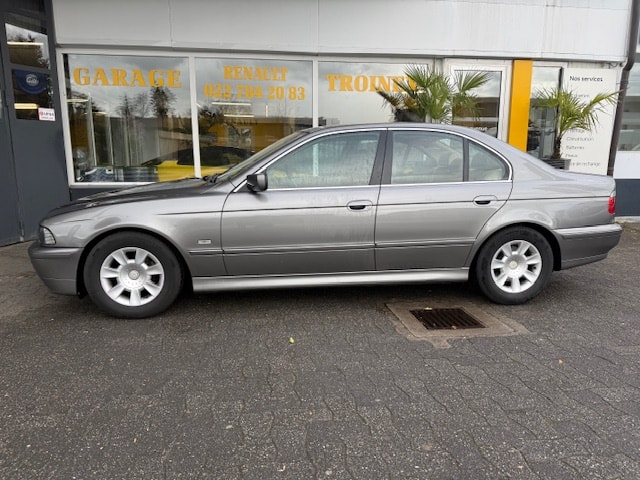 BMW 525i-image-3