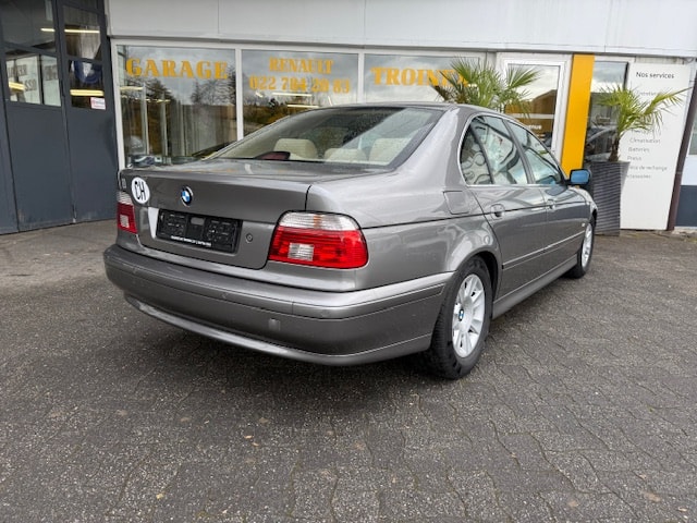 BMW 525i-image-5