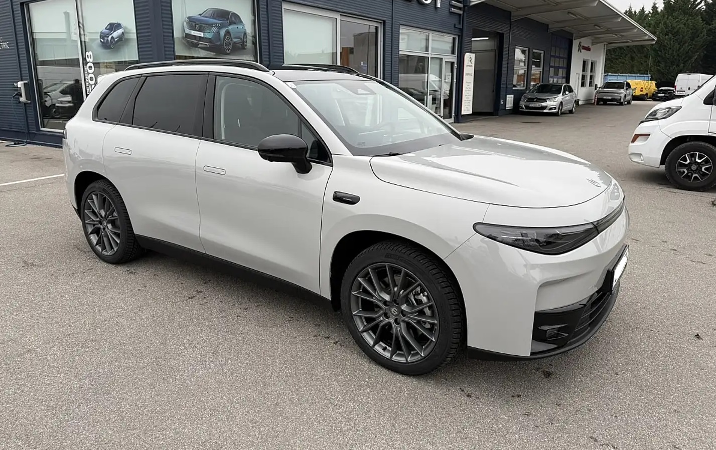 LEAPMOTOR C10 Design Pro Max AWD-showroom-element-1