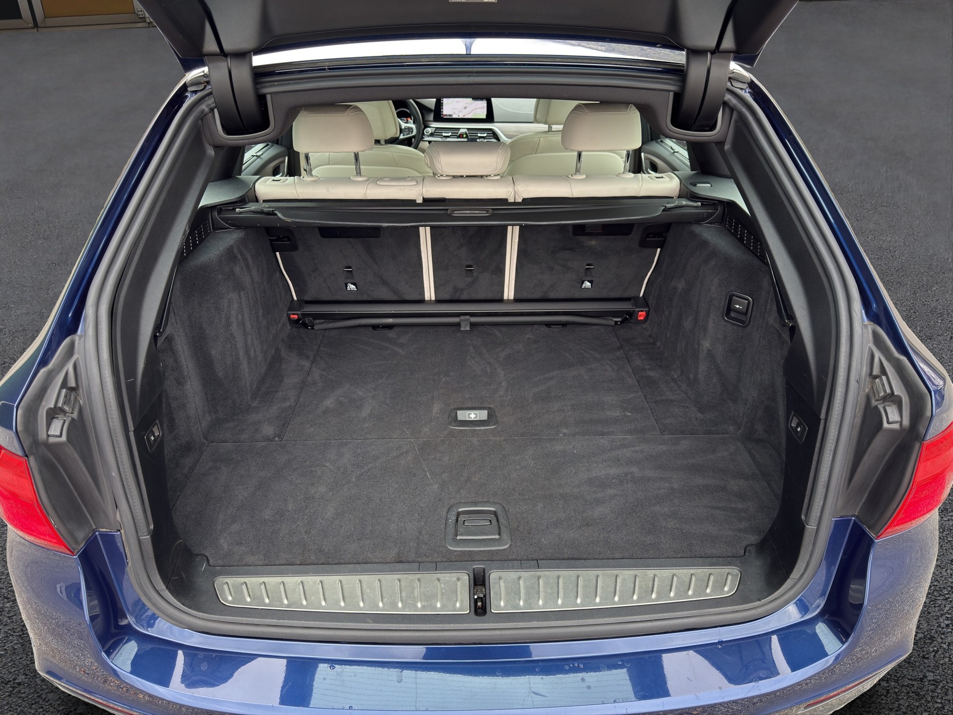 BMW 520d xDrive paddles Touring M Sport-image-14
