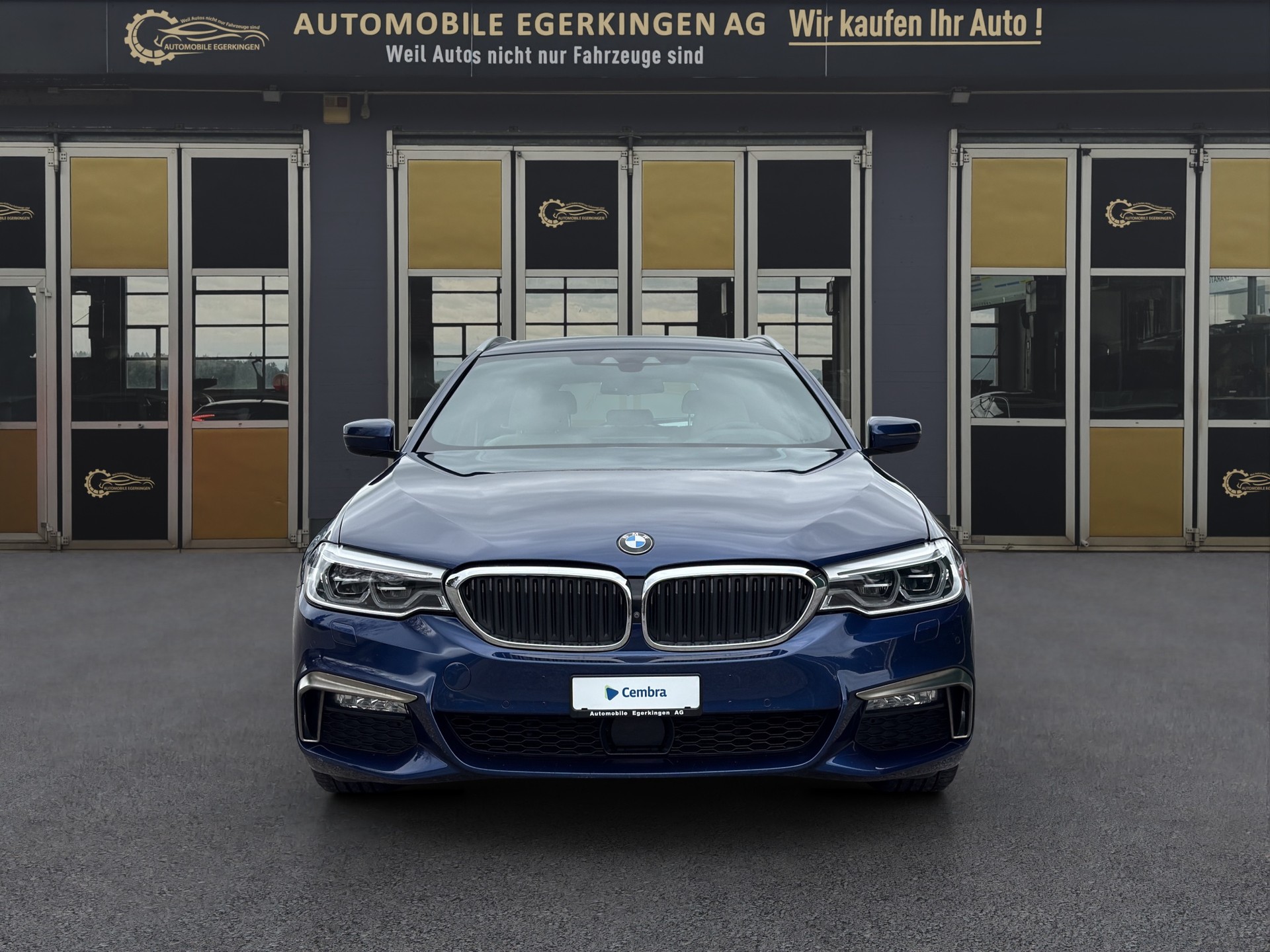 BMW 520d xDrive paddles Touring M Sport-image-1