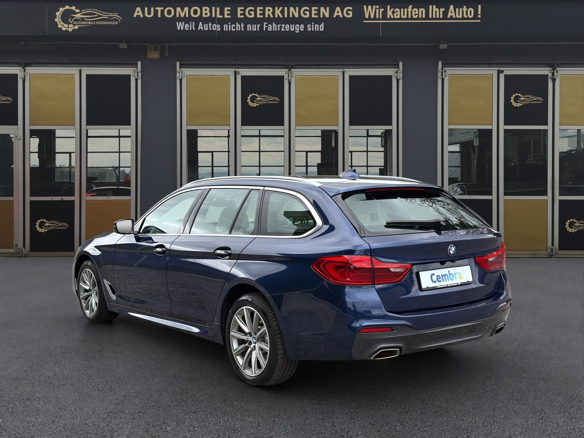 BMW 520d xDrive paddles Touring M Sport-image-6