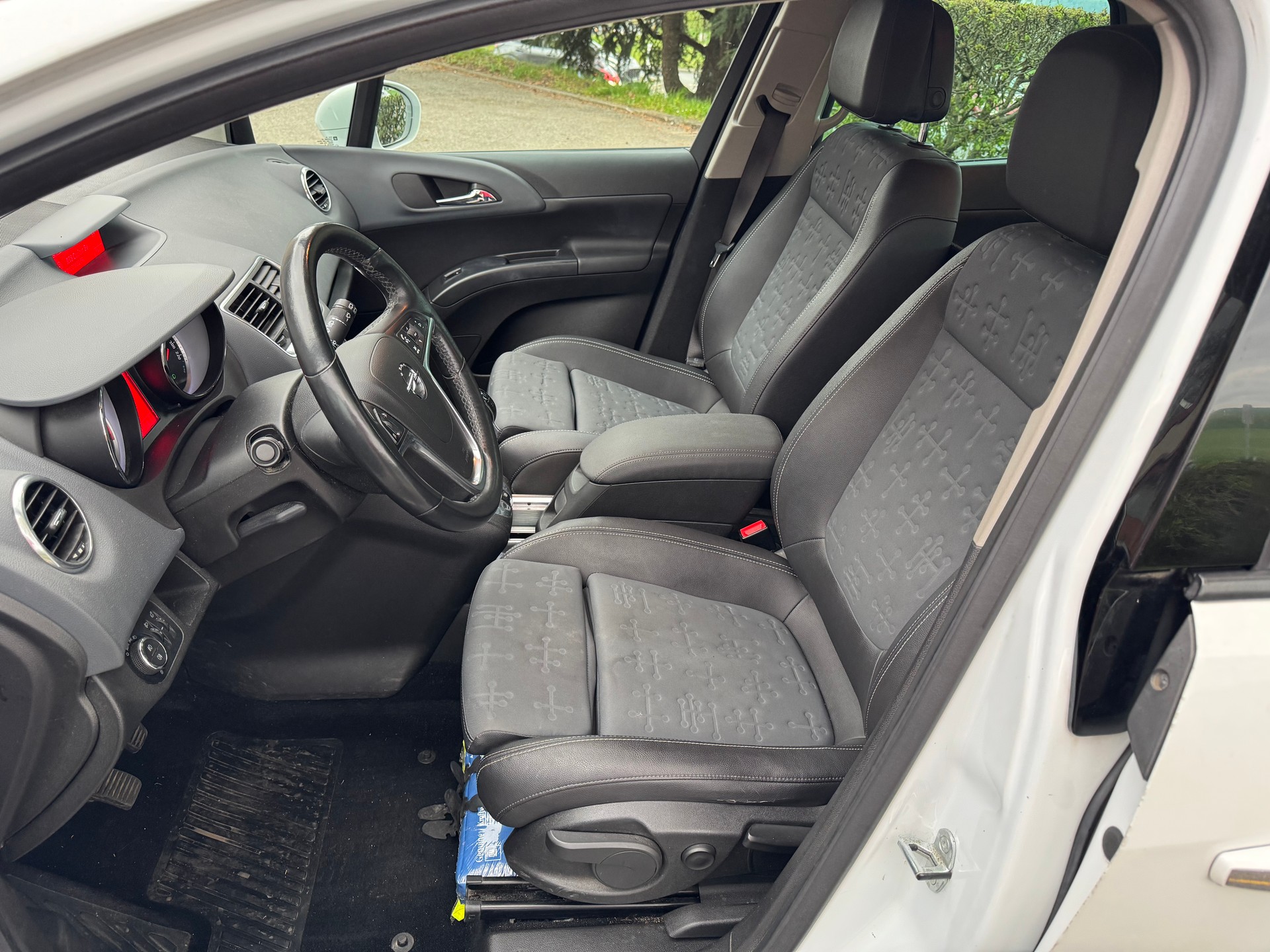 OPEL Meriva 1.4 Turbo Cosmo-image-3
