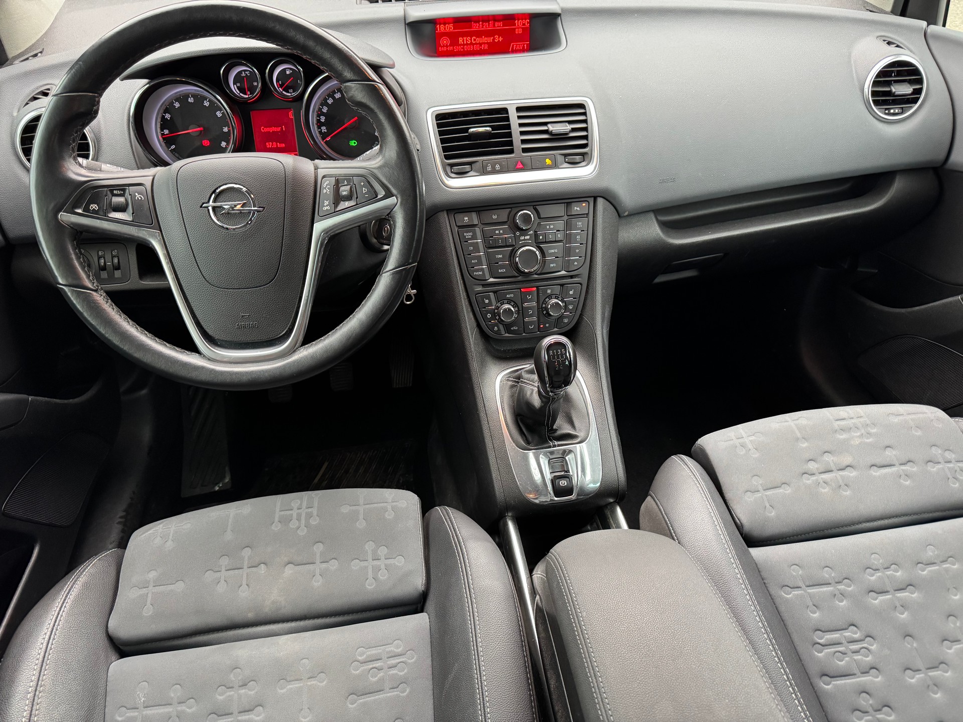 OPEL Meriva 1.4 Turbo Cosmo-image-1
