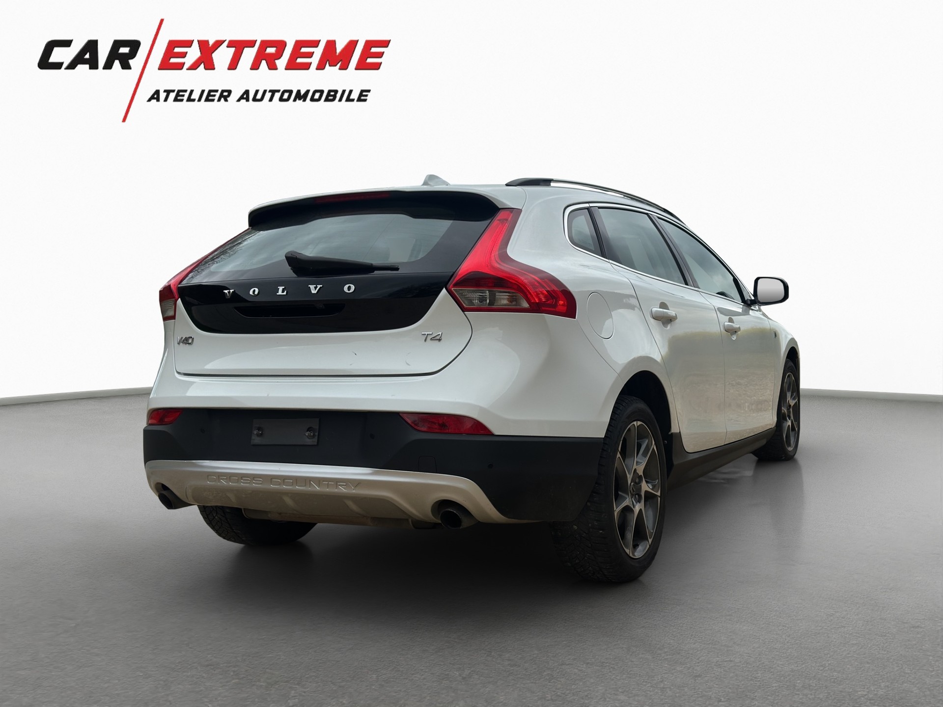 VOLVO V40 Cross Country T4 AWD Ocean Race Geartronic-showroom-element-3