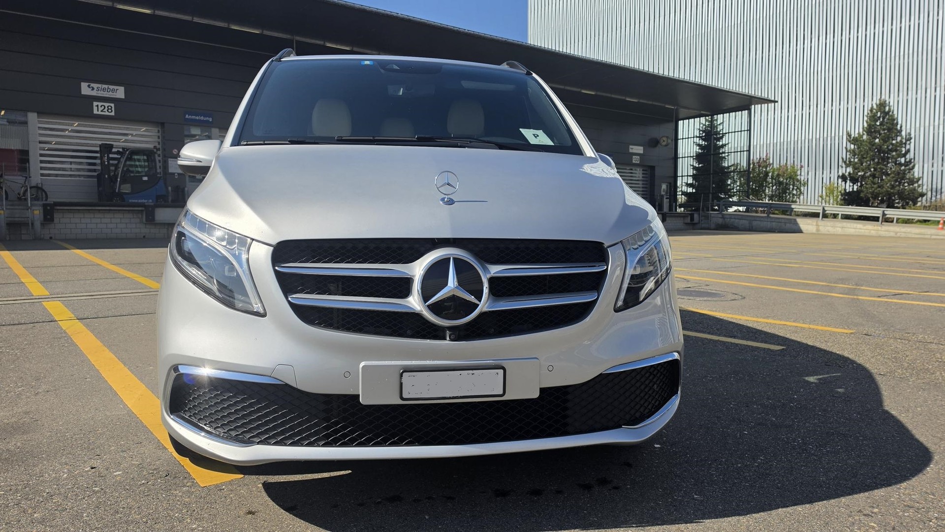 MERCEDES-BENZ V 300 d extralang Swiss Edition 4Matic 9G-Tronic-image-1