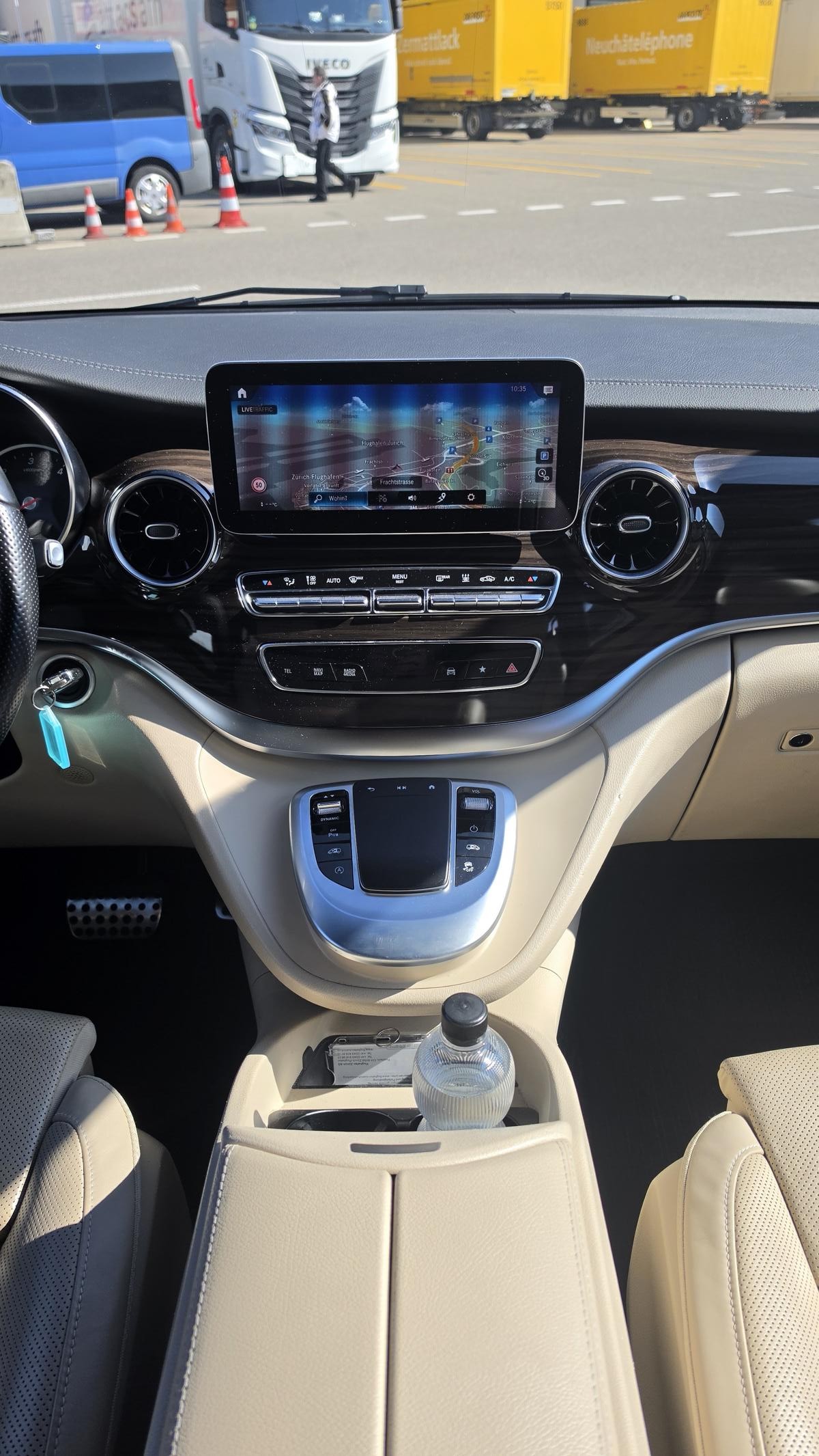 MERCEDES-BENZ V 300 d extralang Swiss Edition 4Matic 9G-Tronic-image-15