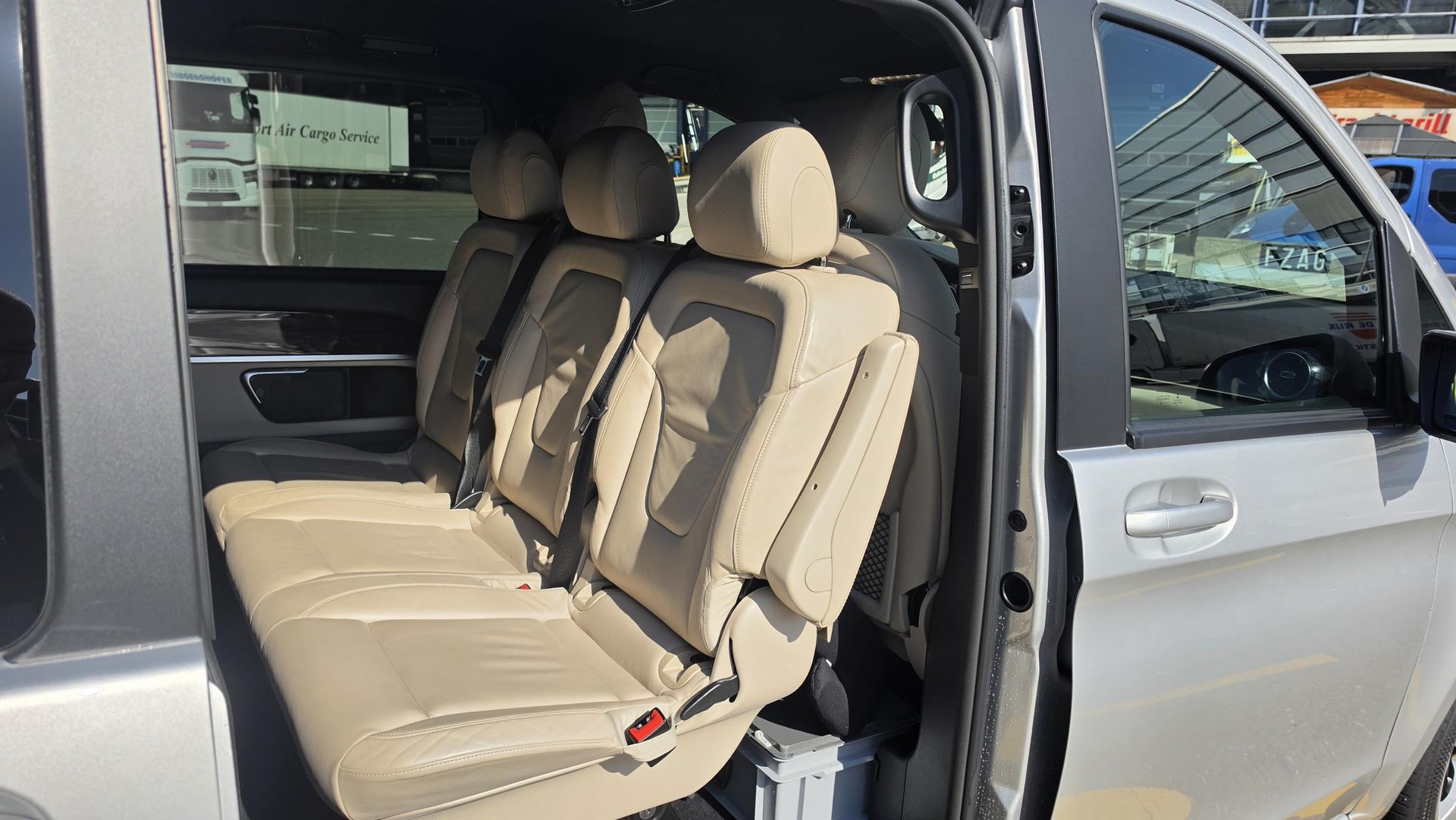 MERCEDES-BENZ V 300 d extralang Swiss Edition 4Matic 9G-Tronic-image-8