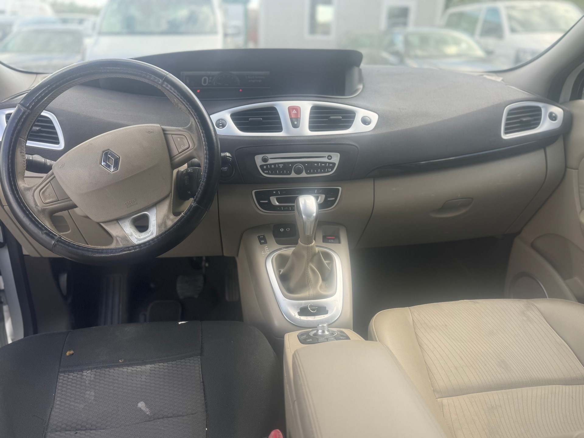 RENAULT Grand Scénic 2.0 16V Expression X-Tronic CVT-image-9