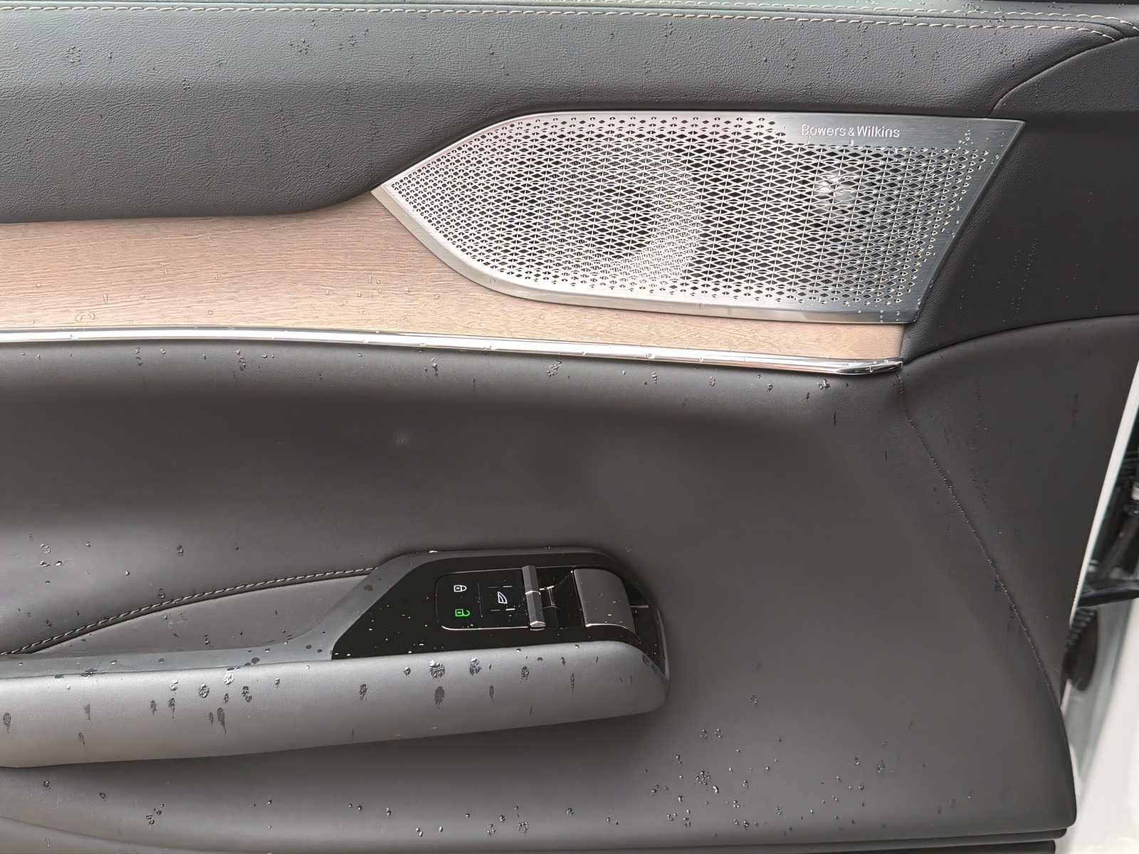 VOLVO EX 90 Twin Performance Ultra AWDD-image-13