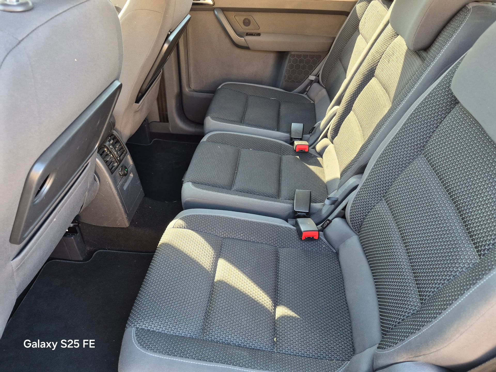 VW TOURAN-image-9