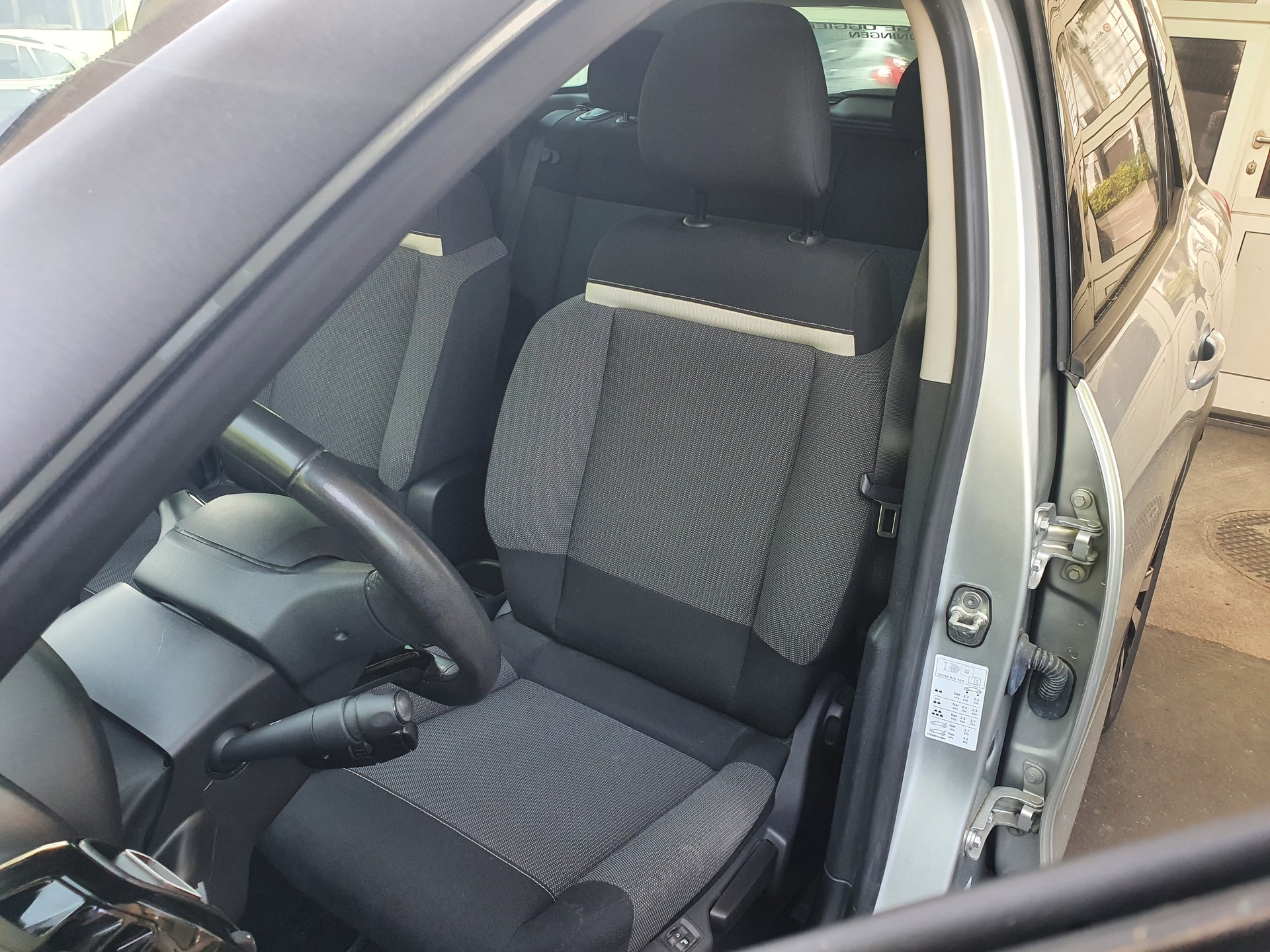 CITROEN C3 Aircross 1.2i PureTech Shine EAT-image-5