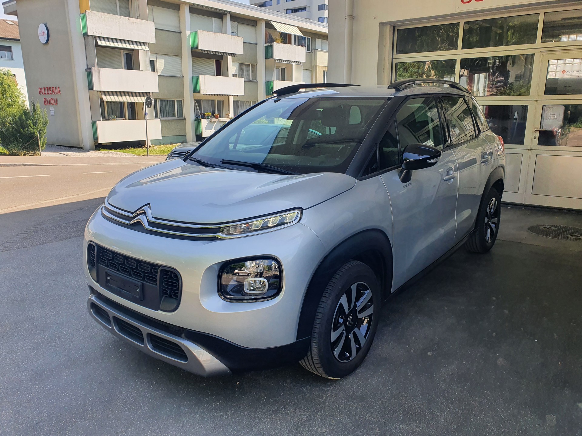 CITROEN C3 Aircross 1.2i PureTech Shine EAT-image-1