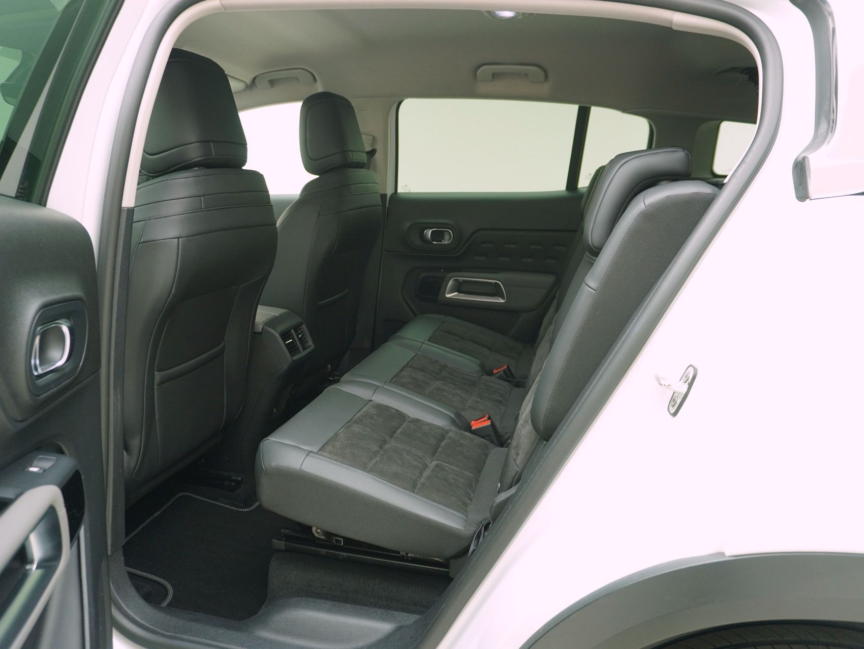 CITROEN C5 Aircross 1.6 Plug-in Hybrid Swiss Edition-image-11