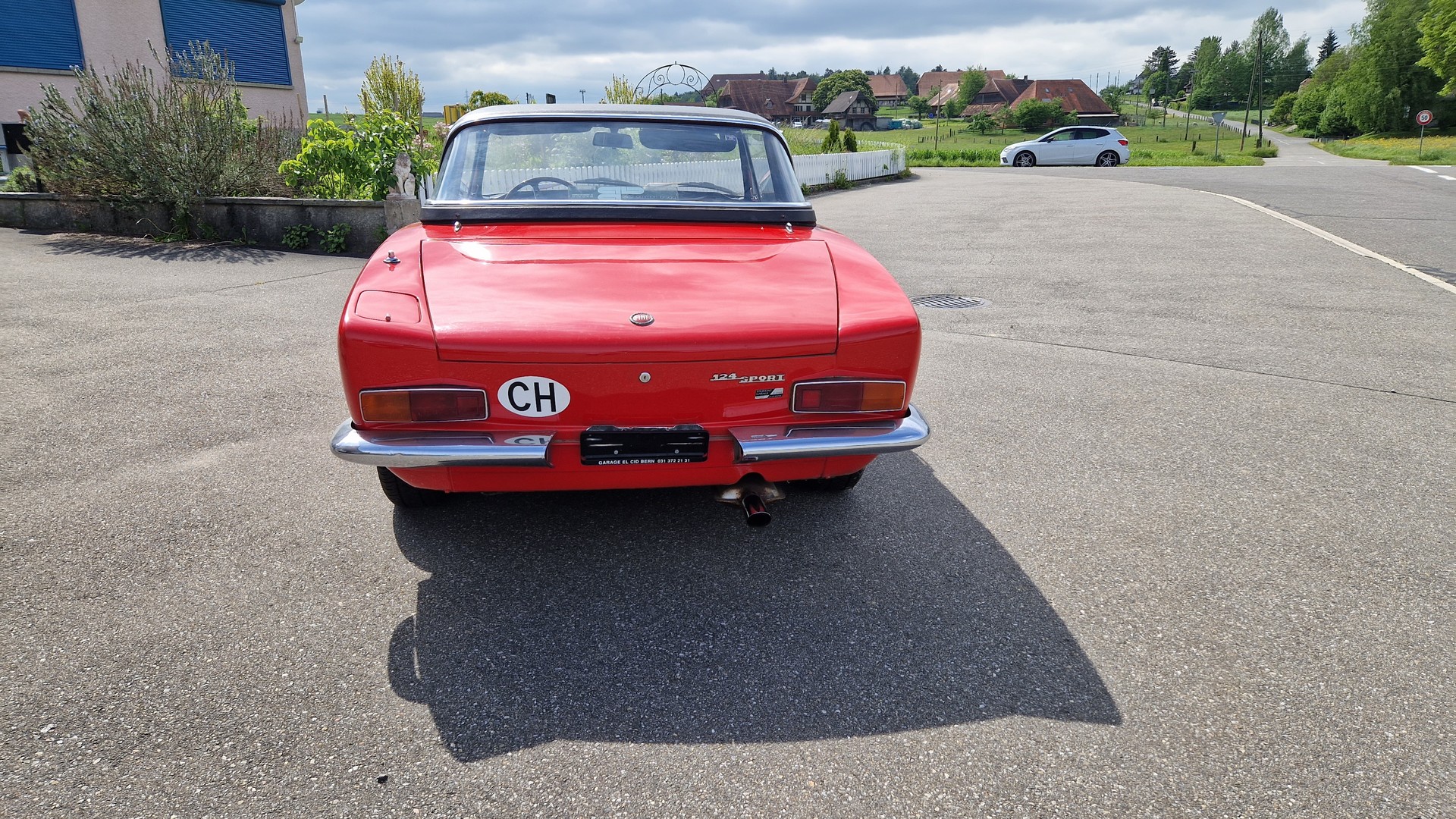 FIAT 124 Spider-image-2