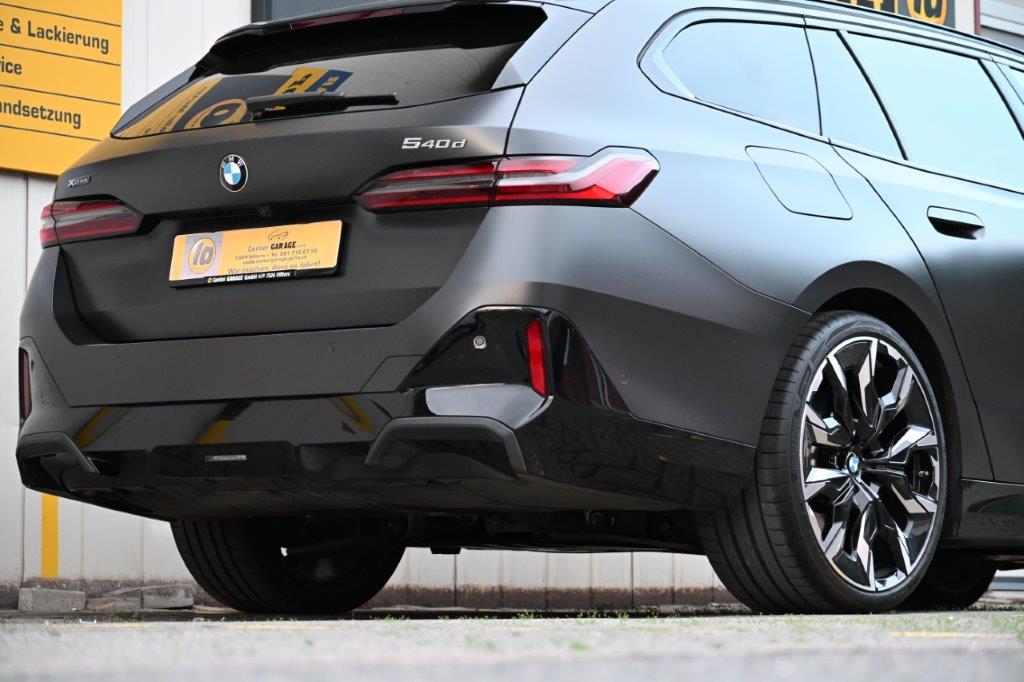 BMW 540d xDrive 48V Touring M Sport Pro Steptronic-image-14