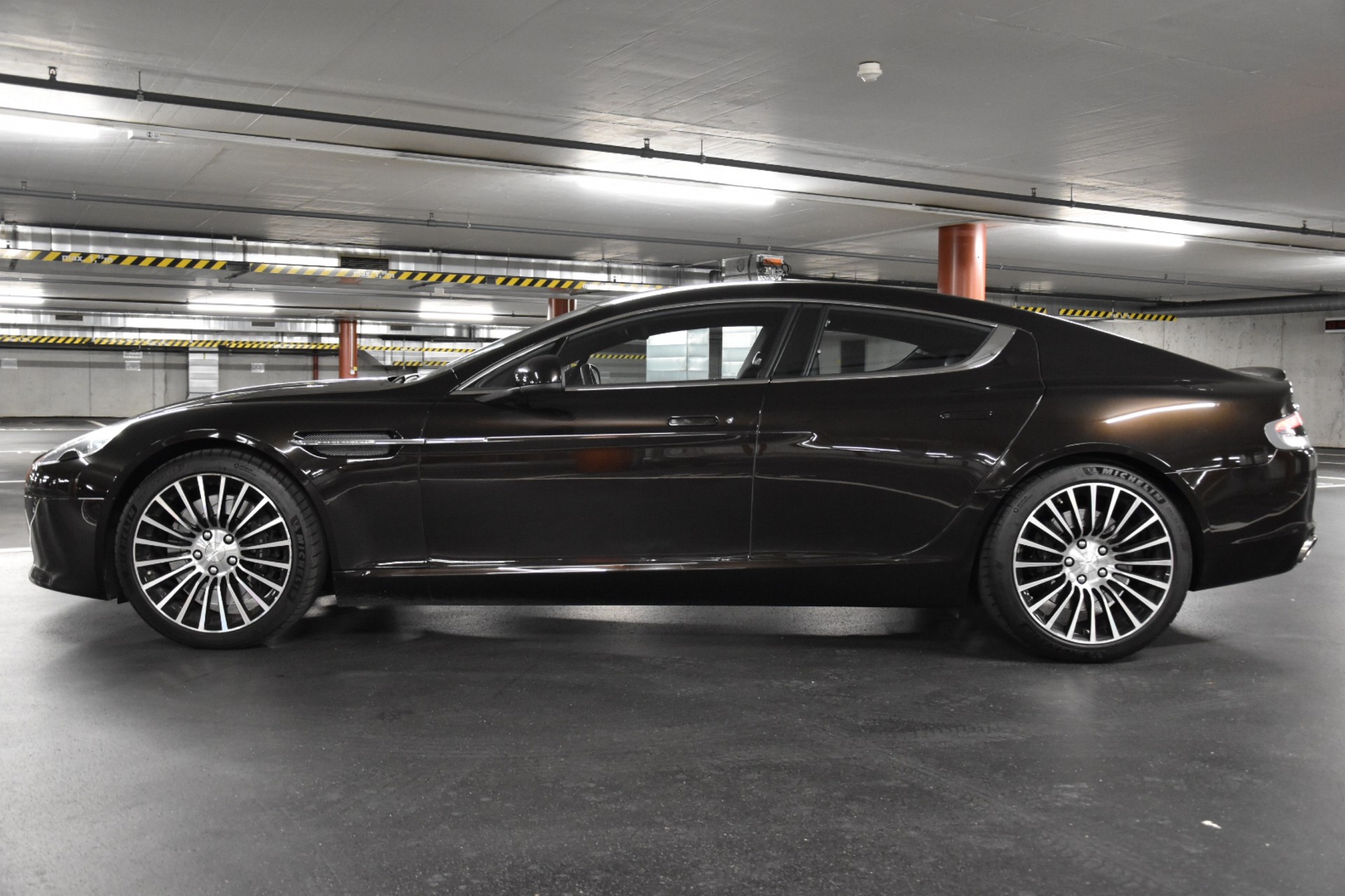 ASTON MARTIN Rapide S 5.9 V12 Touchtronic 2-showroom-element-3