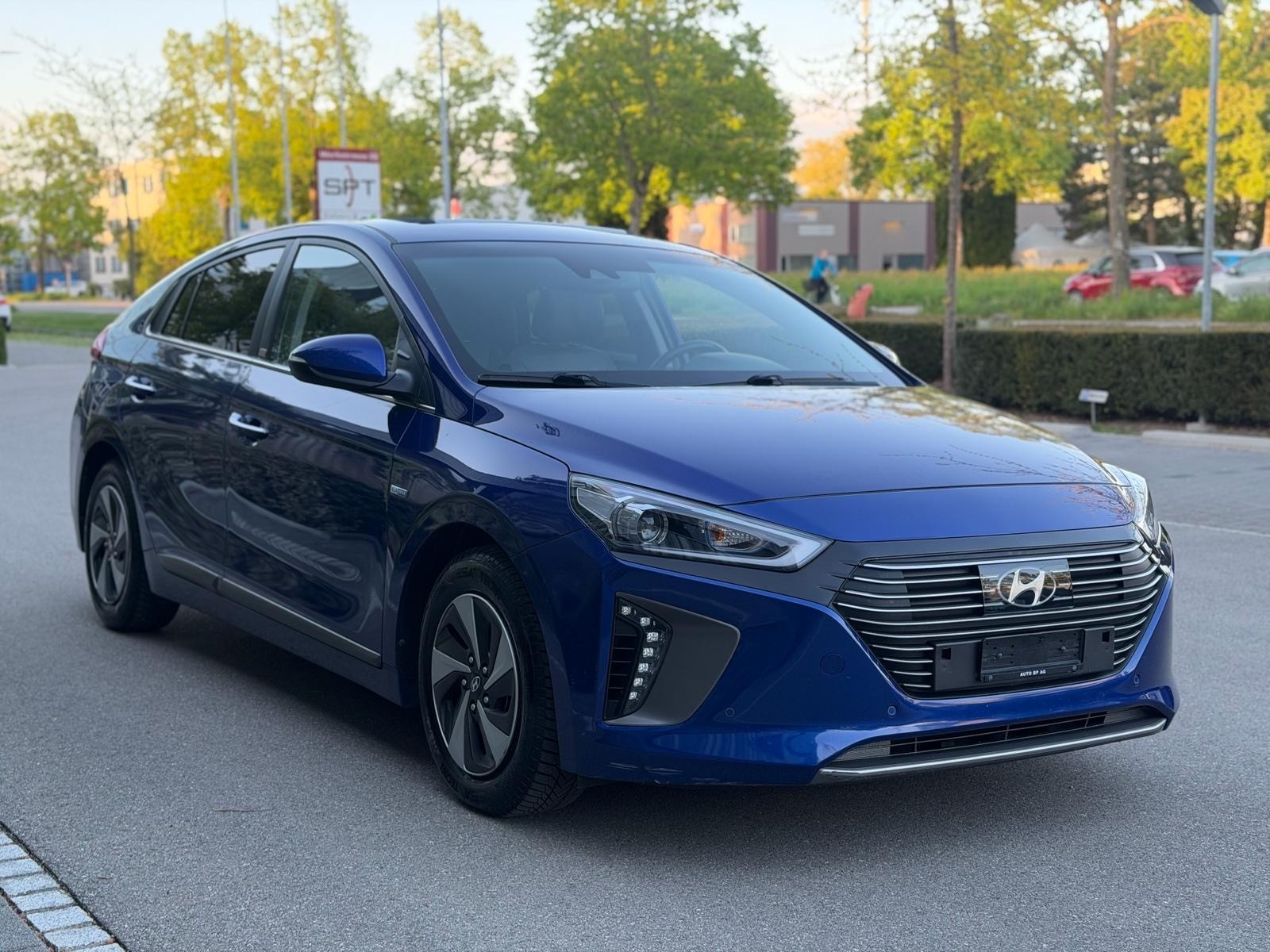 HYUNDAI Ioniq 1.6 GDi HEV Vertex DCT-image-1