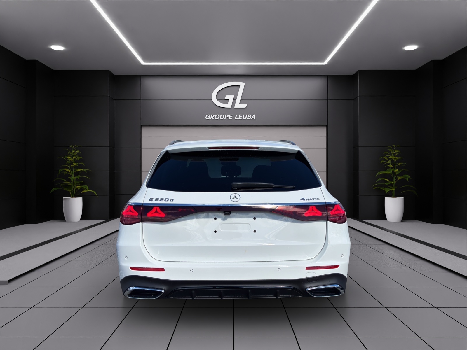 MERCEDES-BENZ E 220 d T 4Matic 9G-Tronic-image-4