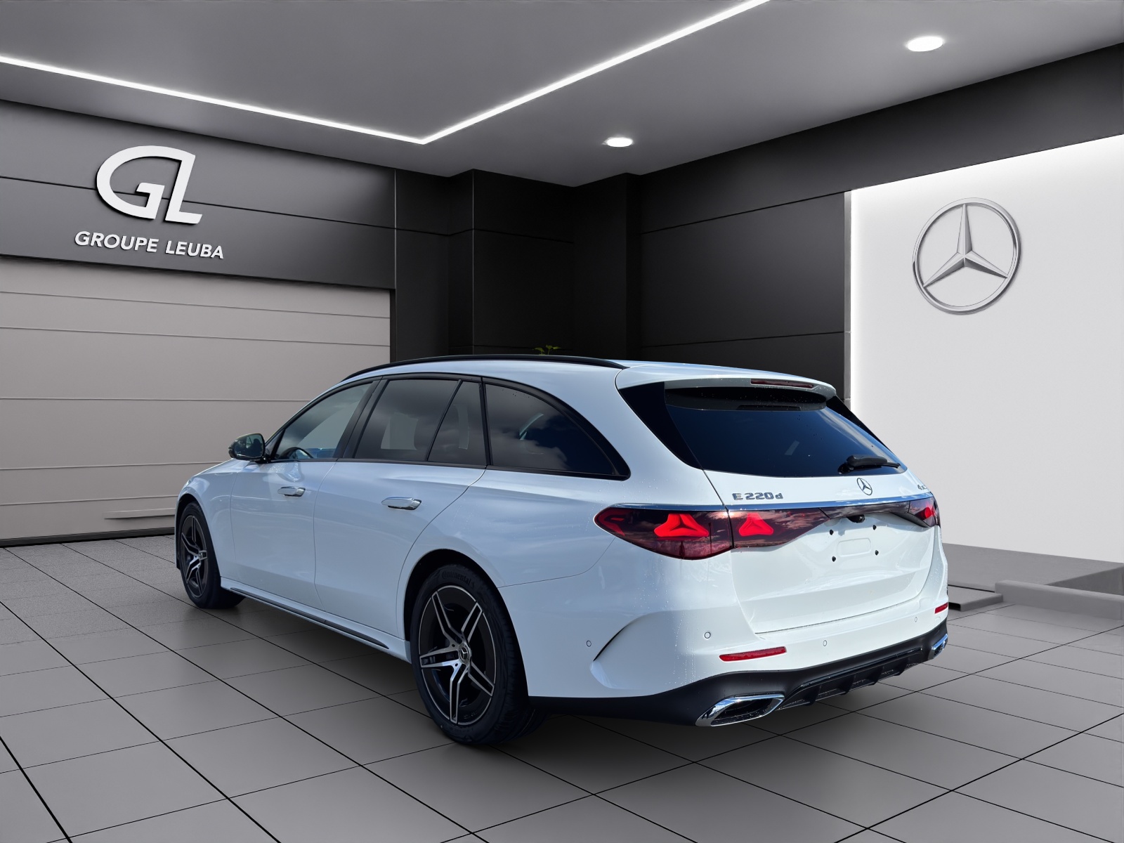 MERCEDES-BENZ E 220 d T 4Matic 9G-Tronic-image-3