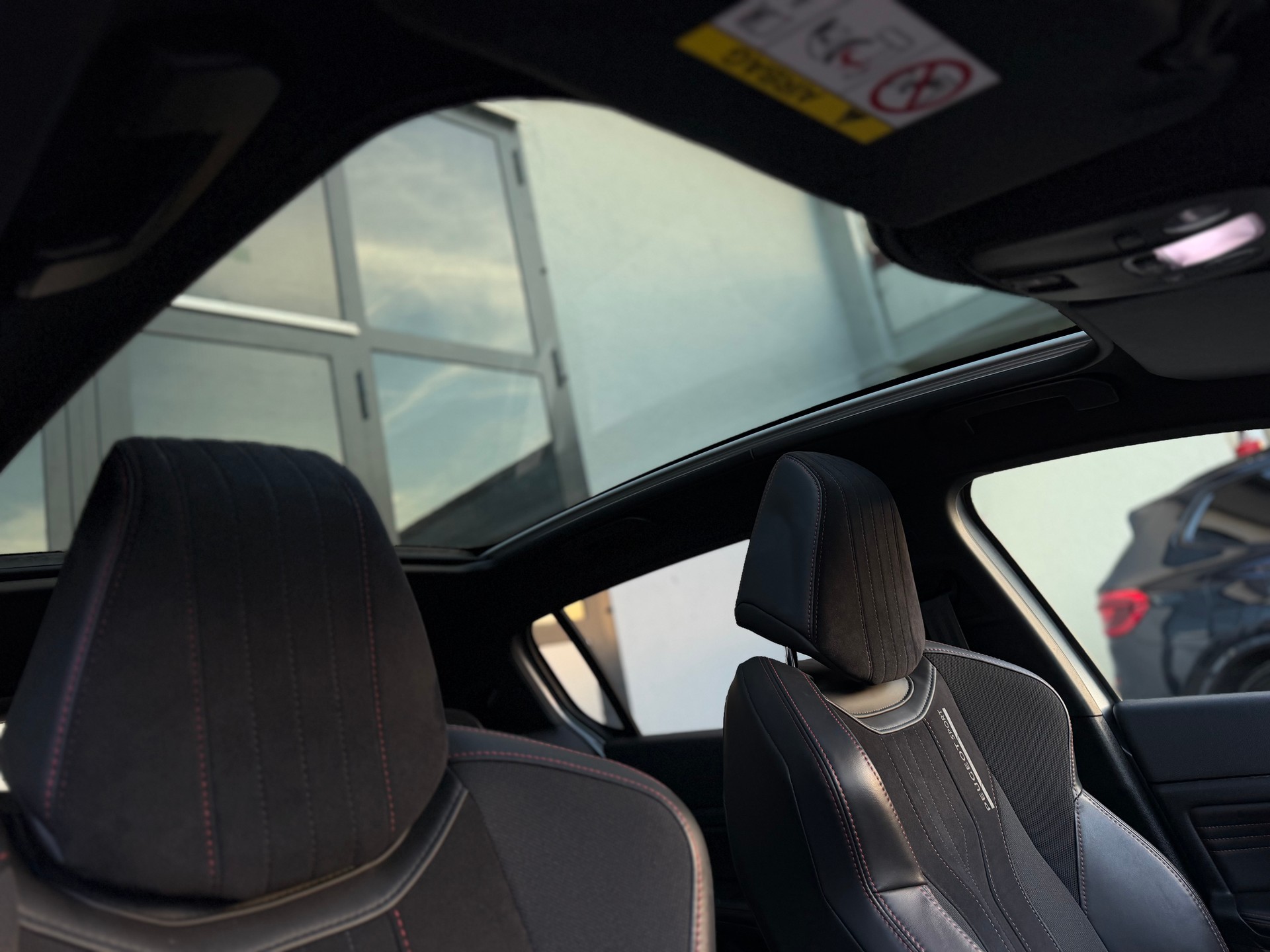 PEUGEOT 308 1.6 GTi-image-16