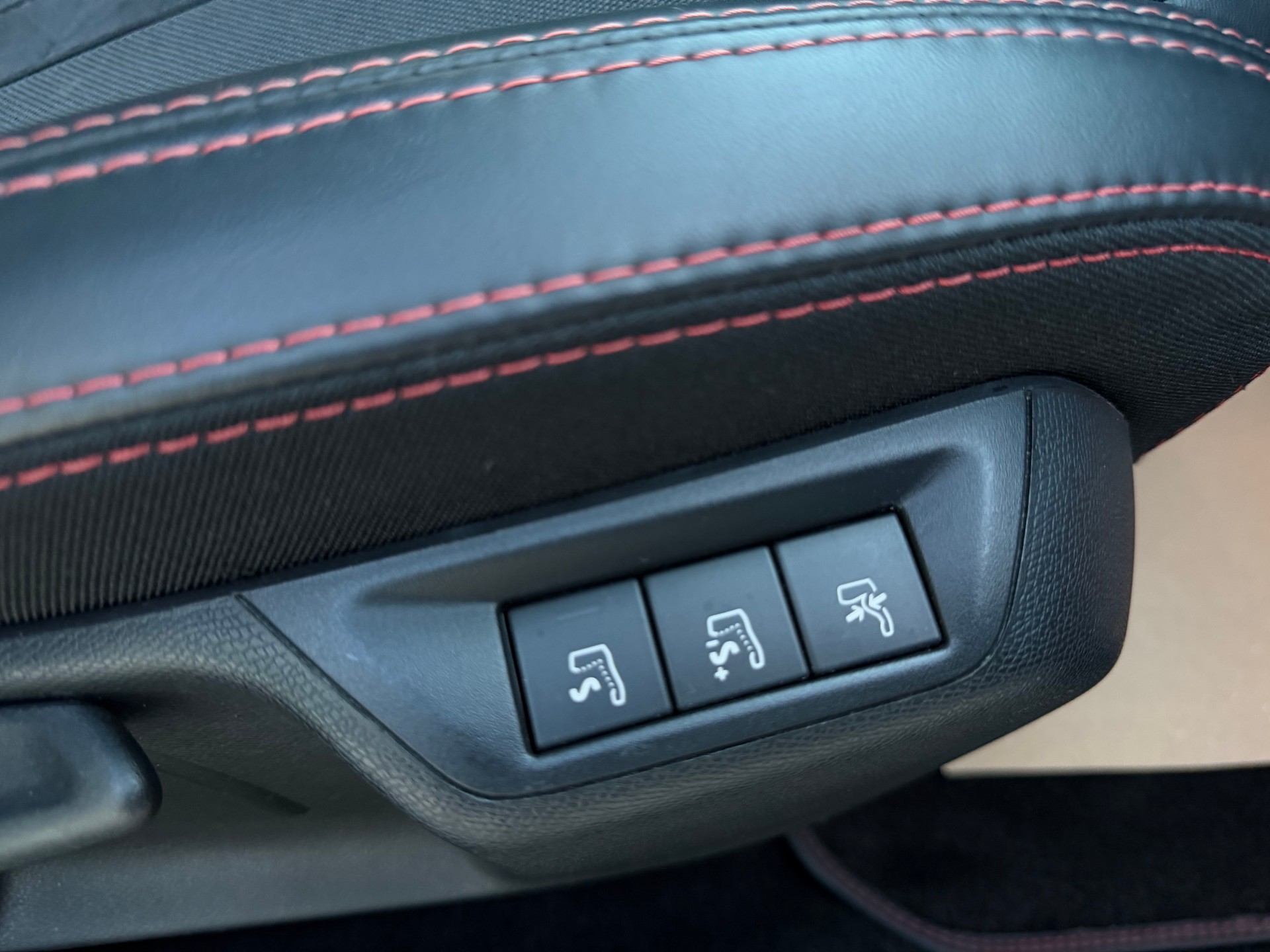 PEUGEOT 308 1.6 GTi-image-22