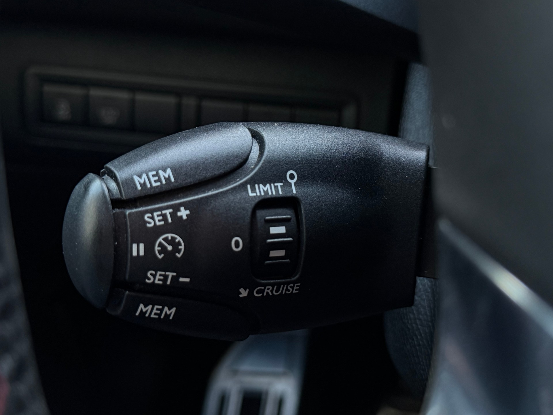 PEUGEOT 308 1.6 GTi-image-23