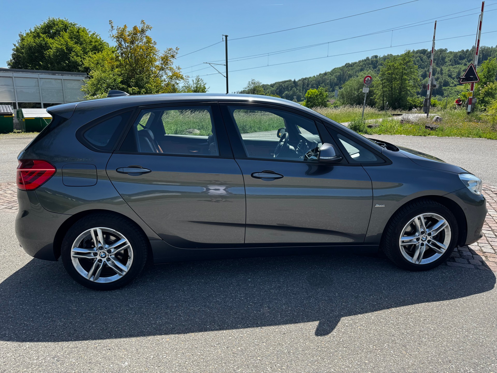 BMW 220d xDrive SAG-image-2