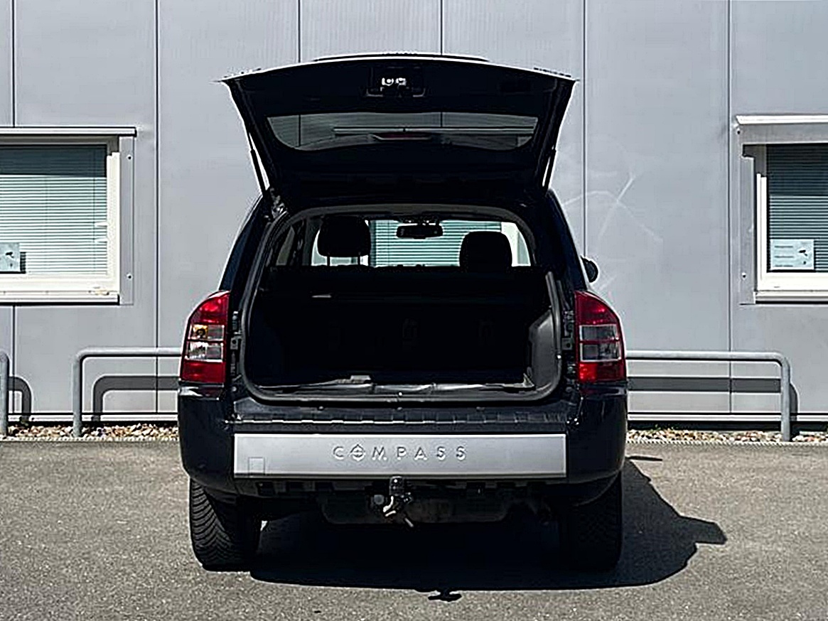 JEEP Compass 2.2 CRD 4x4 Limited-image-6