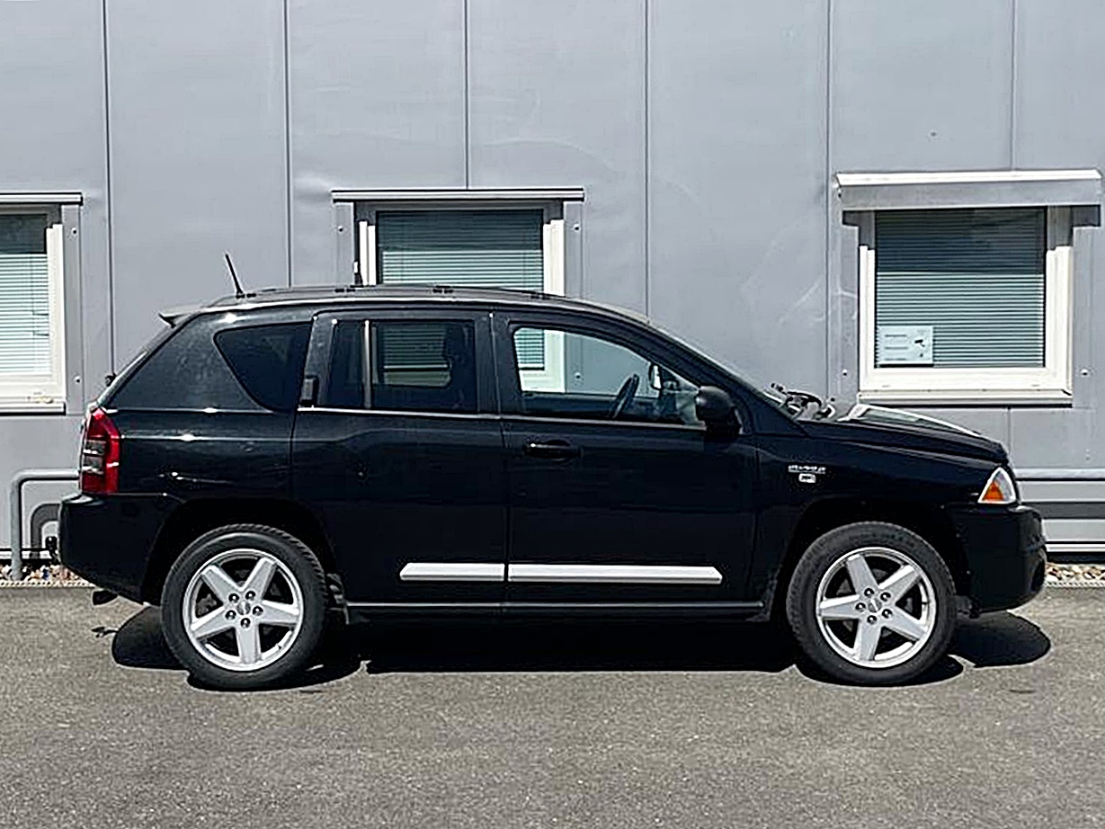 JEEP Compass 2.2 CRD 4x4 Limited-image-3