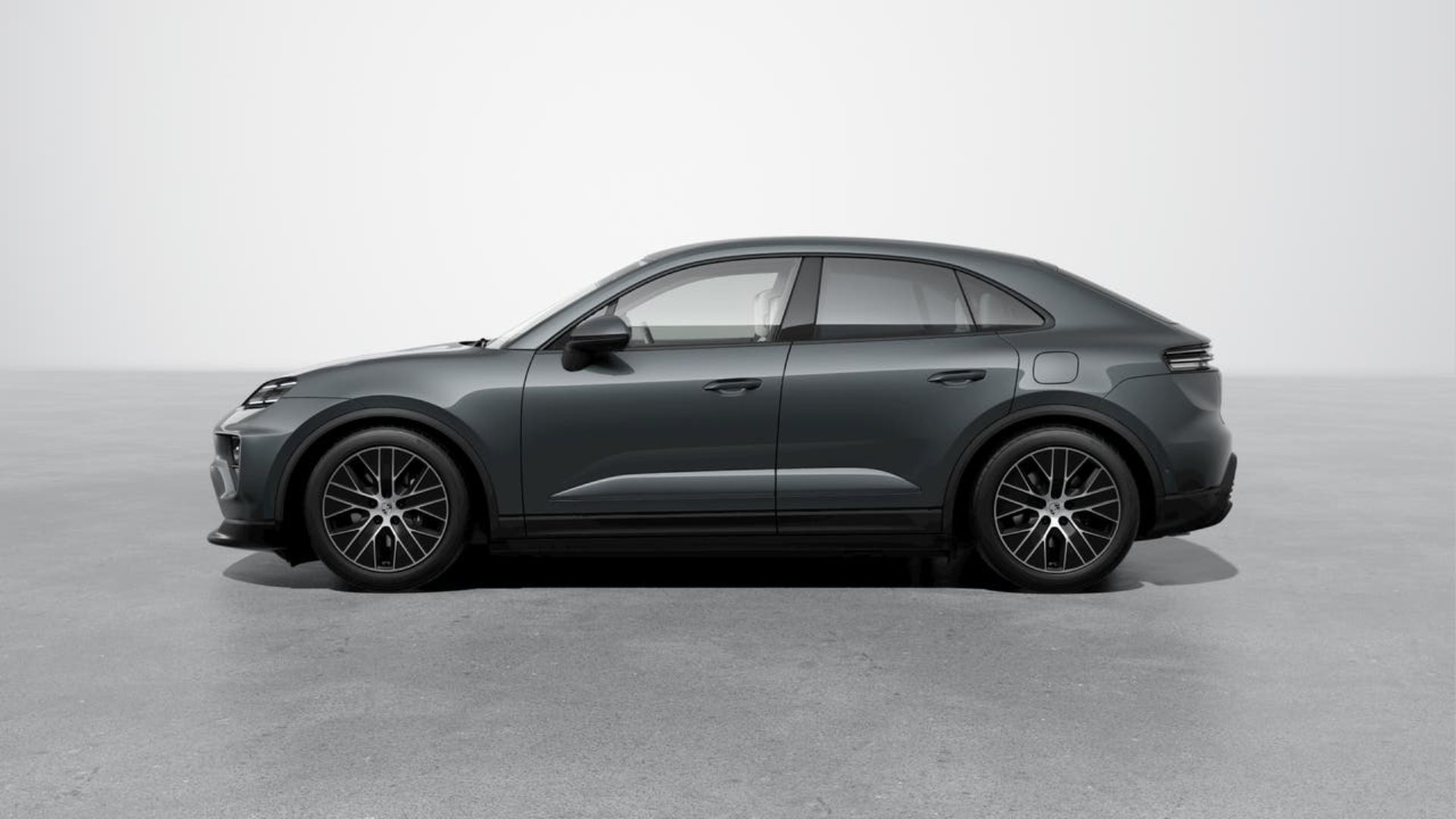 PORSCHE Macan 4-image-1